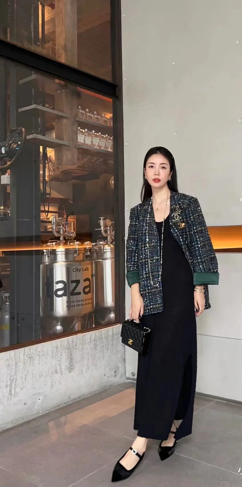 Коллекция Chanel ?Ранняя весна 2022?: балетки с острым носком — фотографии вживую.