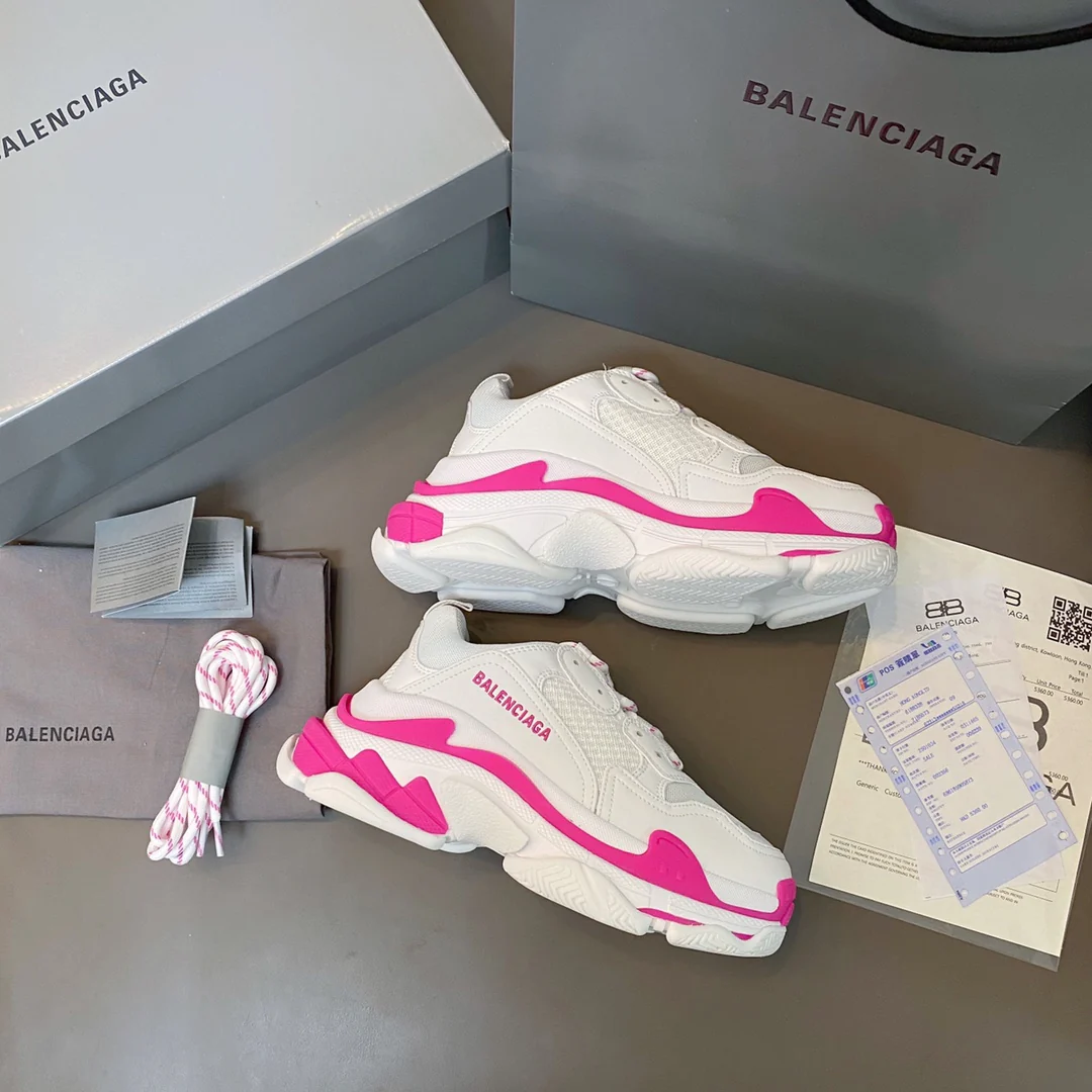 Кроссовки Balenciaga Triples Sporty Dad Shoes белые с розовым принтом