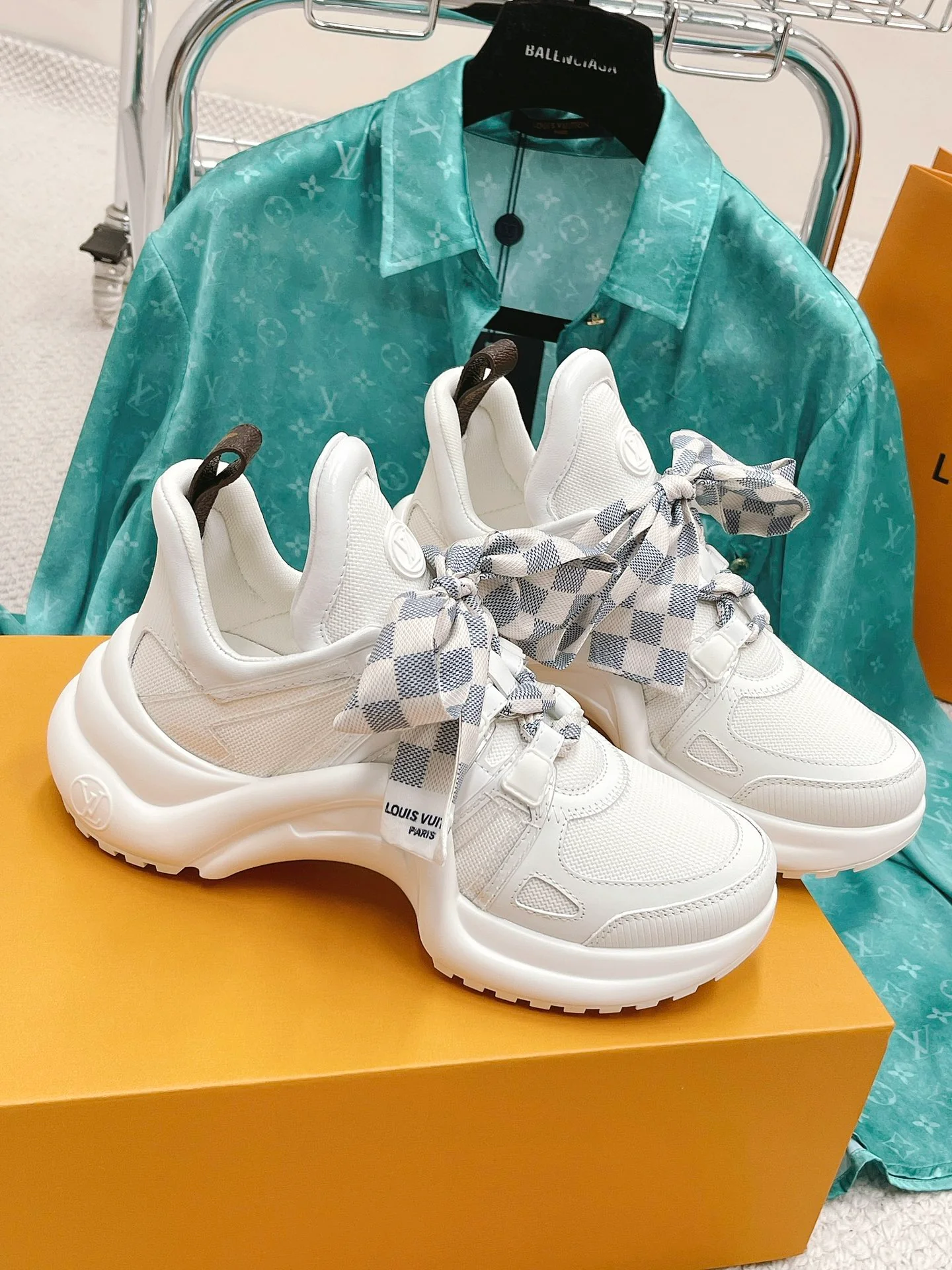 Новые поступления LV Archlight - массивные кроссовки на шнуровке с бабочками - клетчатый дизайн на шнуровке