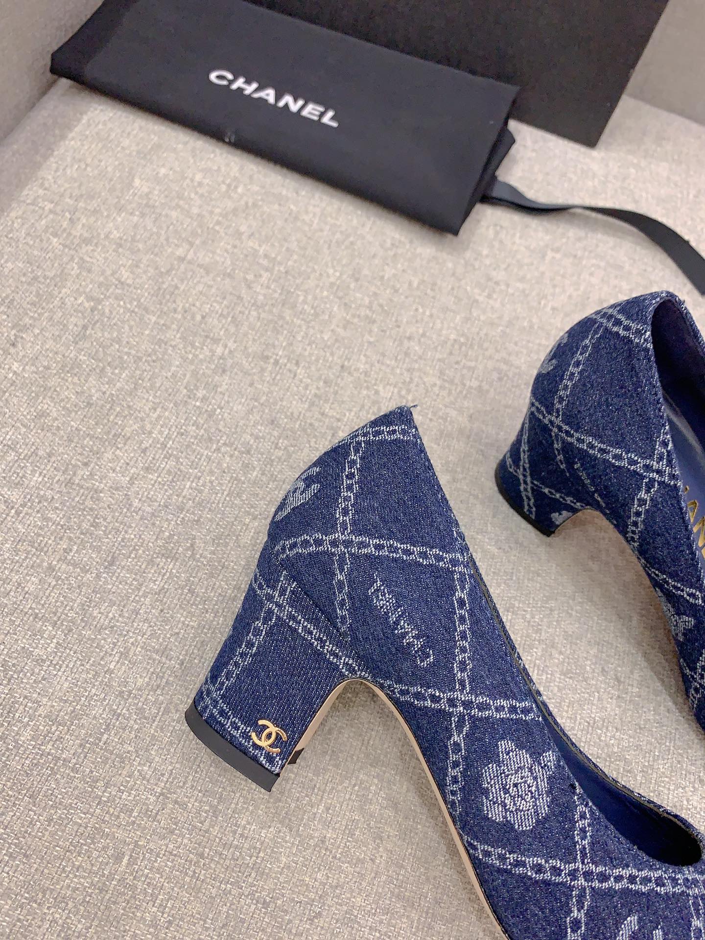 Chanel - Джинсовые туфли на массивном каблуке - Темно-синие