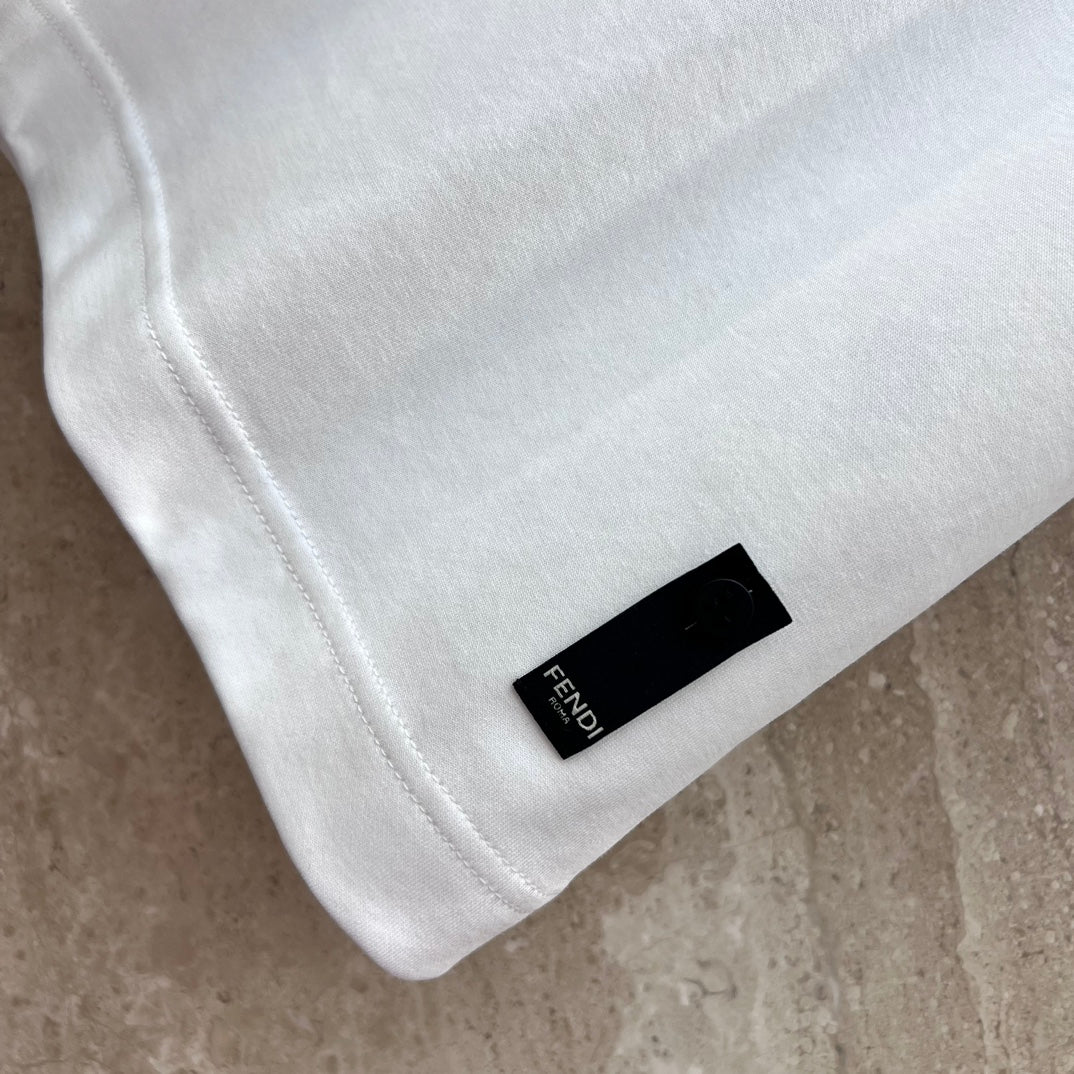 Футболка Fendi 2403-24ss весна/лето с принтом Tool, круглым вырезом и коротким рукавом - белая.