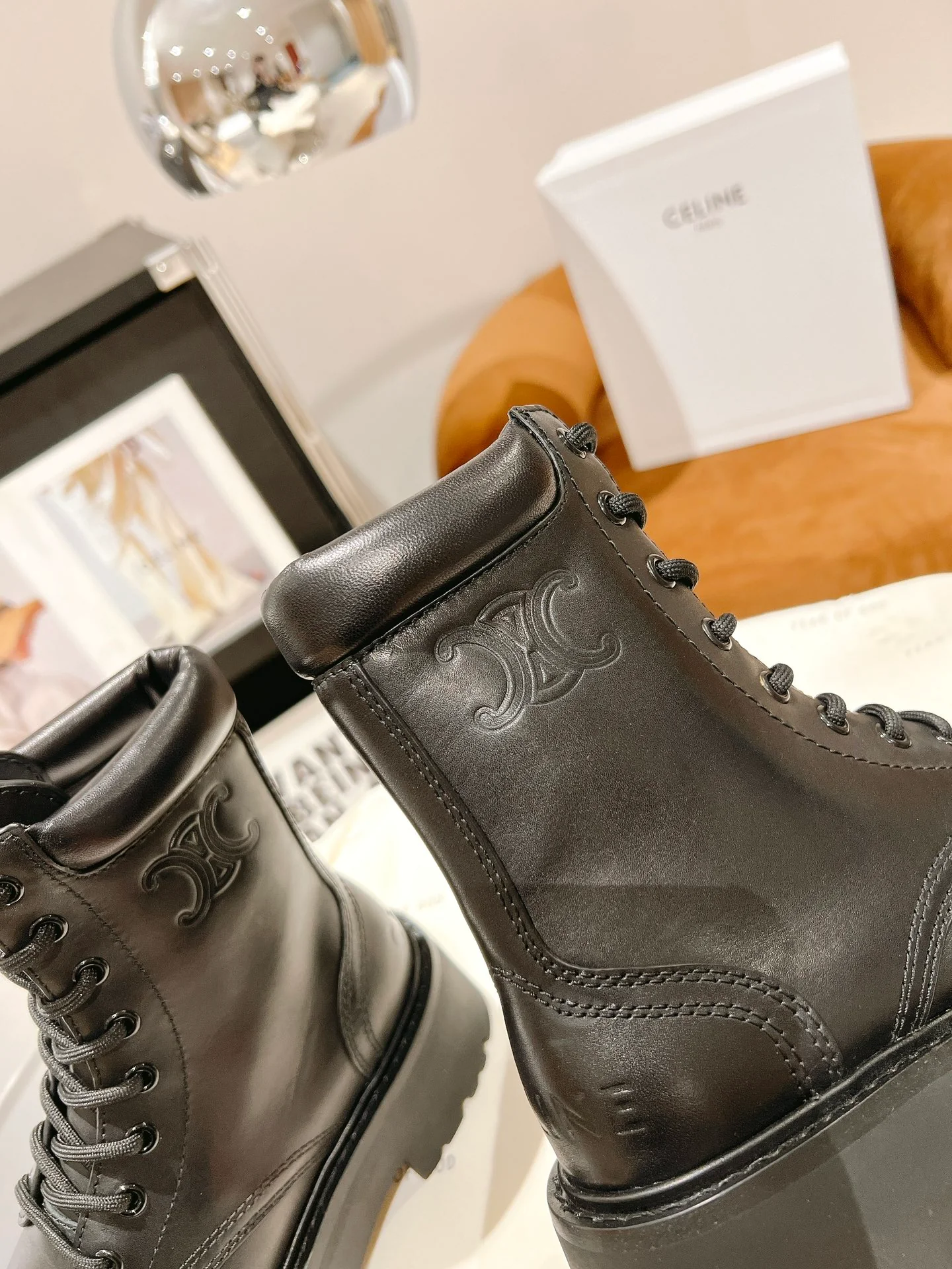 Ботильоны Celine в британском стиле - 1