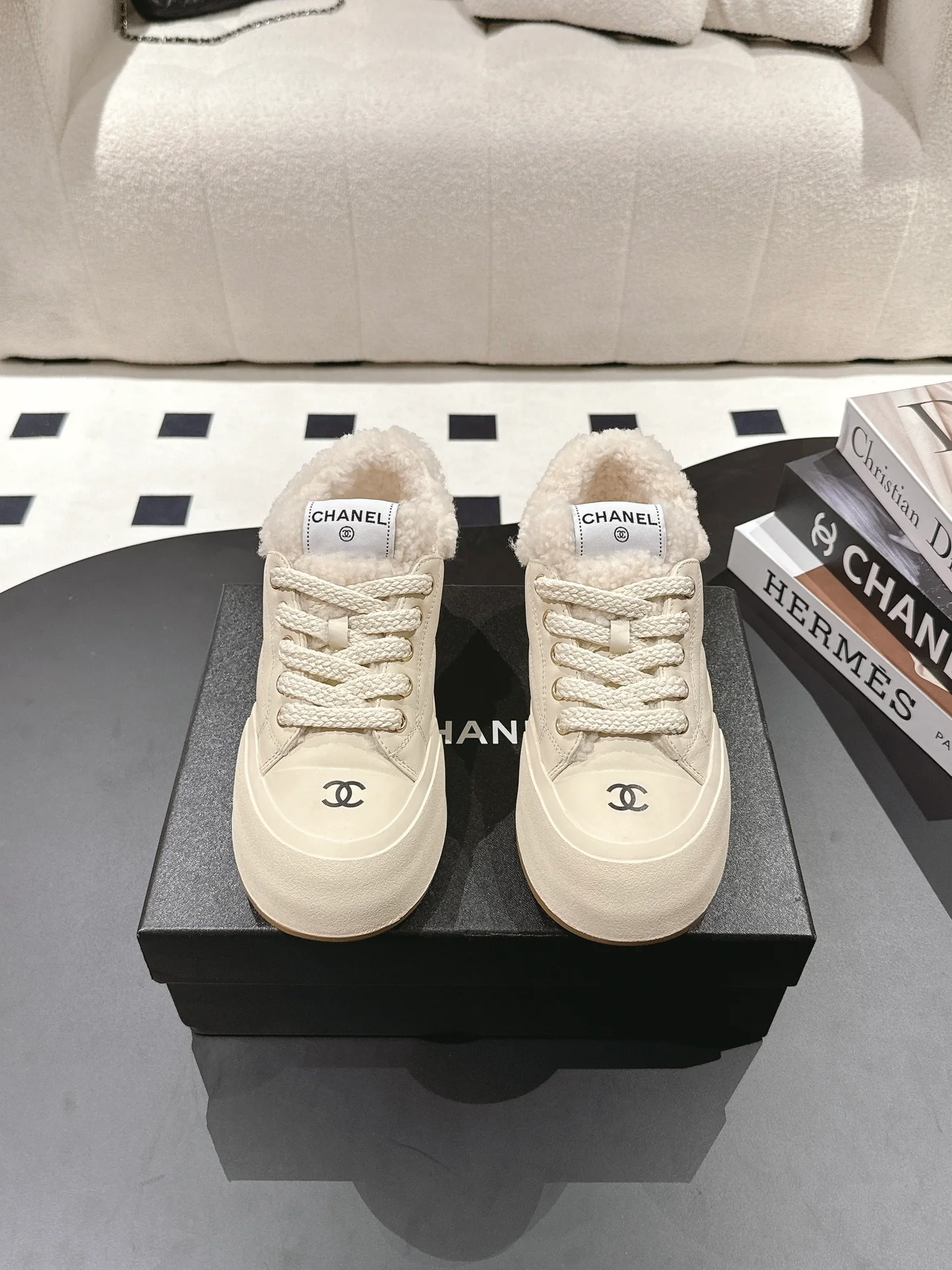 Повседневные шерстяные туфли Dior 2024 - белые