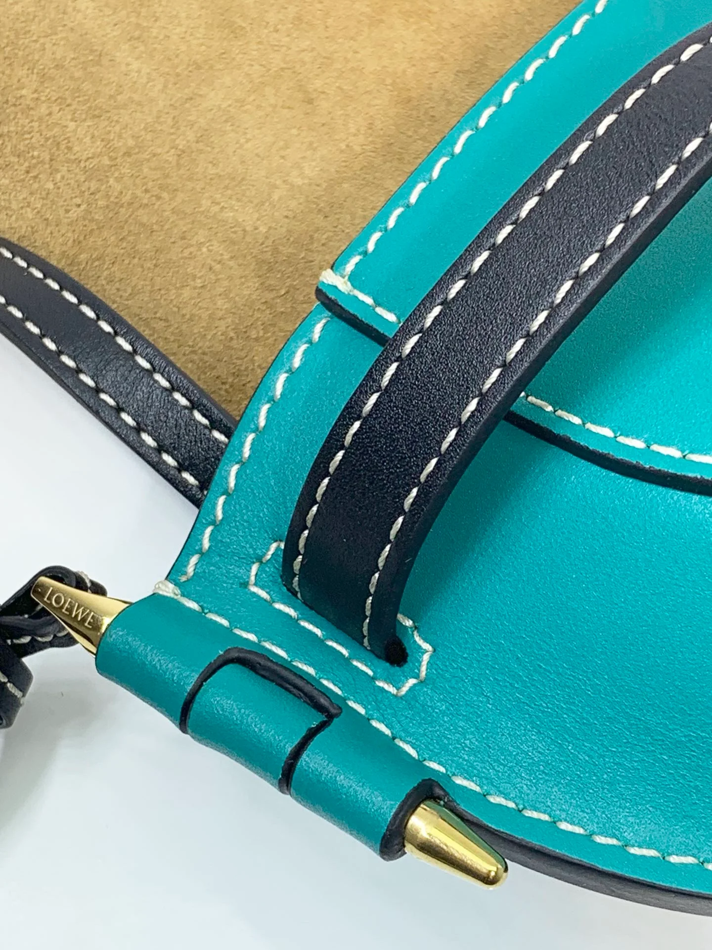 Loewe-gate-mini-21x12-5x9-5-cm