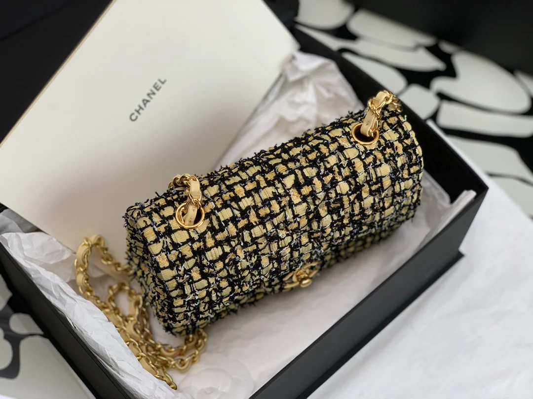 Лимитированная серия Chanel 2022 года, шерстяная сумка с клапаном - 20 см