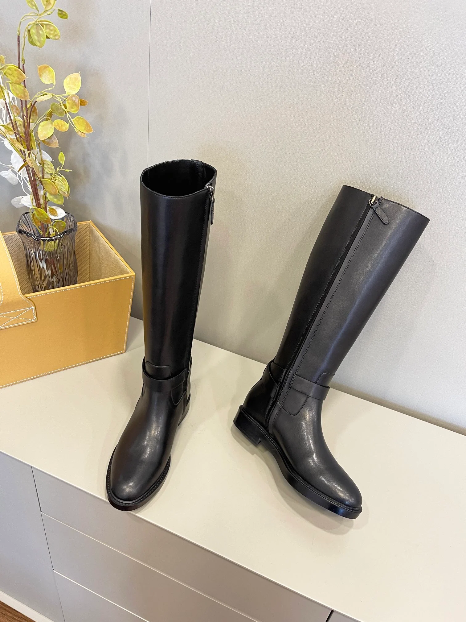 Ботинки Tods 2022 года