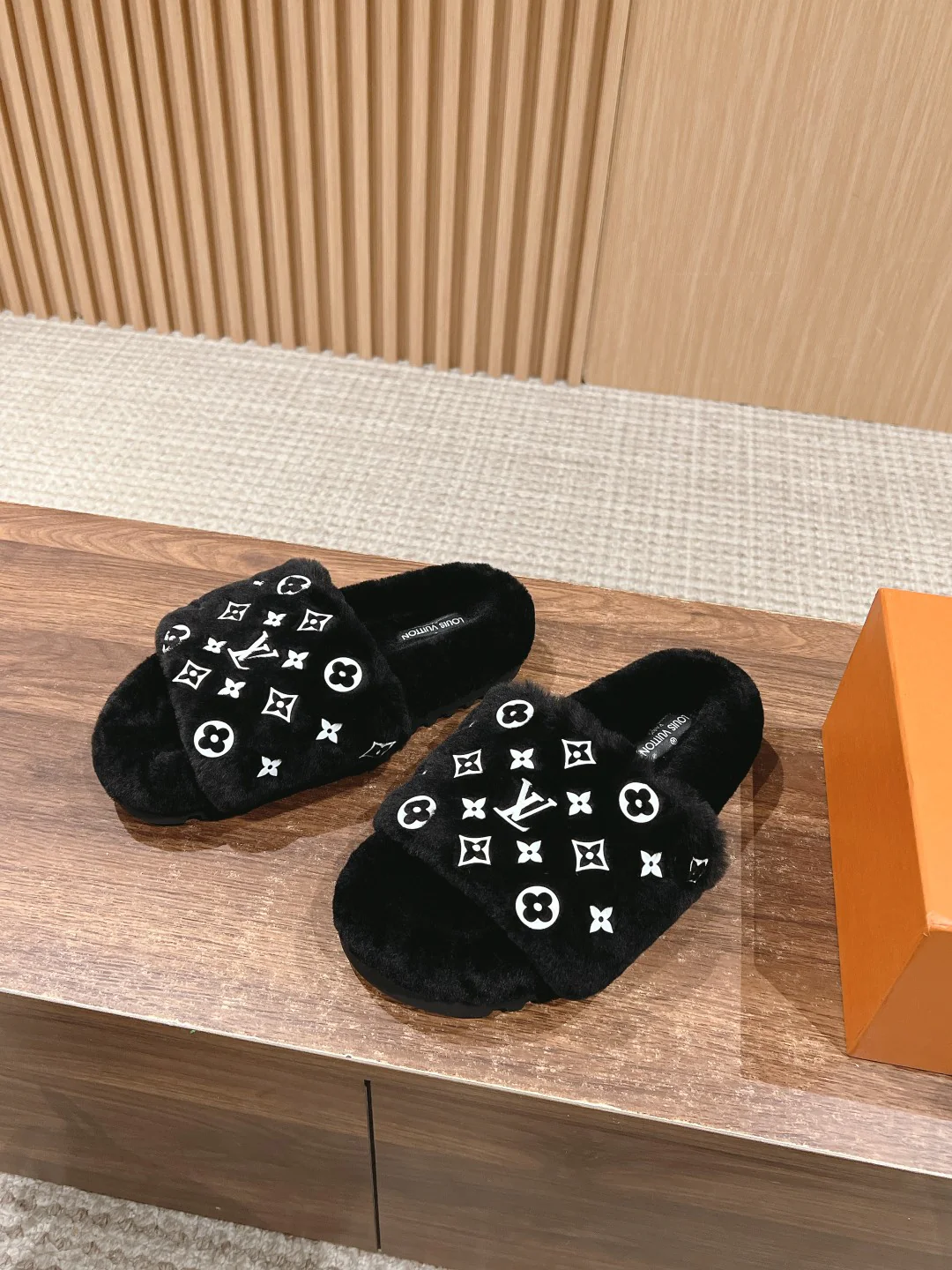 LV-2024 Плоские шерстяные жаккардовые тапочки с логотипом - Черные