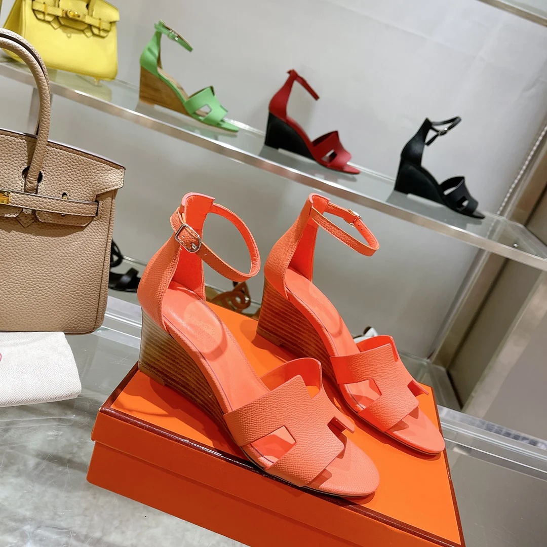 Новинки коллекции Hermes весна/лето 2022 - Сандалии на высоком каблуке - 3