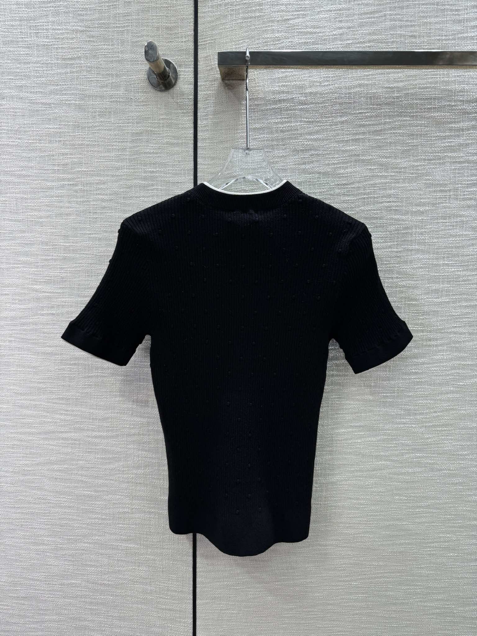 Chanel 2404 - Вязаный топ с короткими рукавами и круглым вырезом, частично открытый - Черный