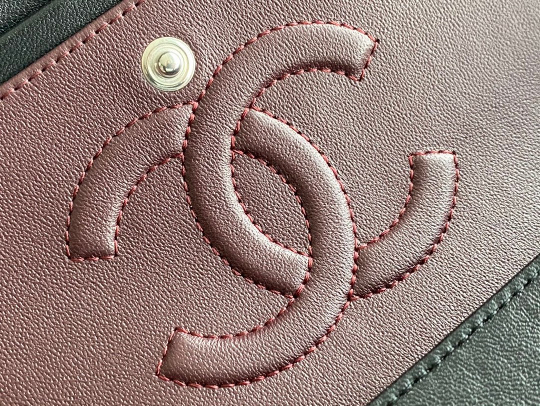 Сумка Chanel CF Medium - 25 см - из черной овечьей кожи с серебряной пряжкой - CF25