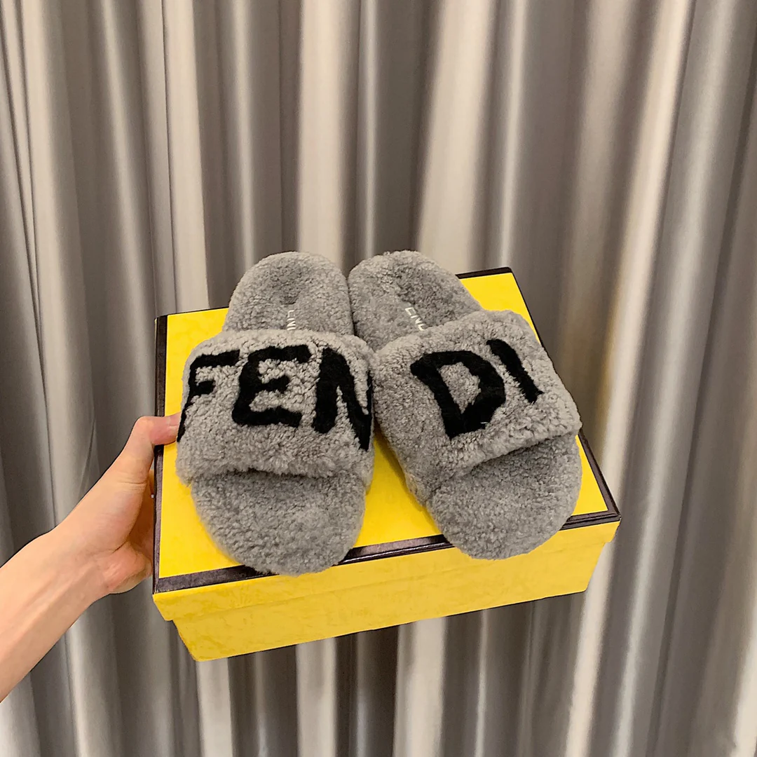 Fendi - Тапочки из овечьей шерсти - Серые