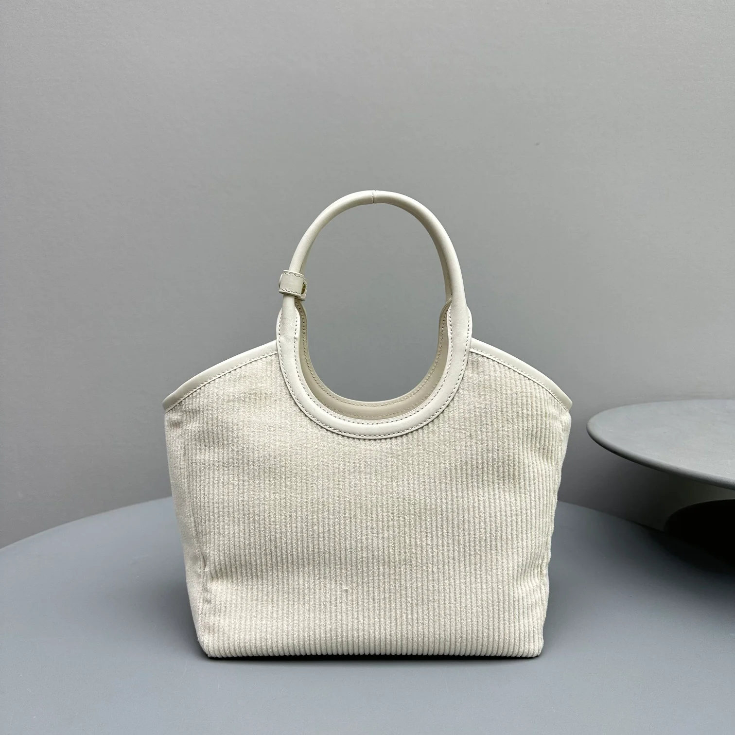 Сумка-тоут Miu Miu Ivy - Вельветовая - Маленькая - Белая