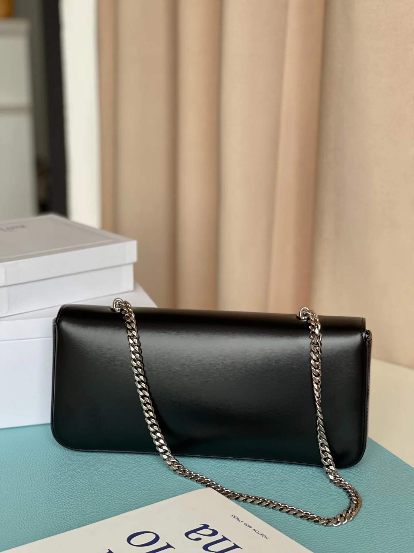 Сумка на длинную цепочку Celine Triomphe с логотипом - 1 шт.