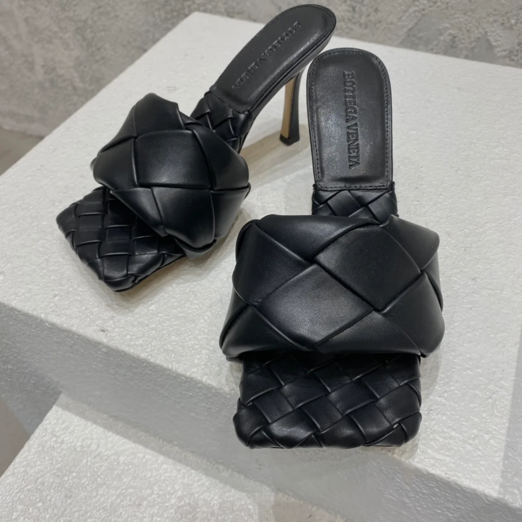 BV - Плетеные сандалии - Черные