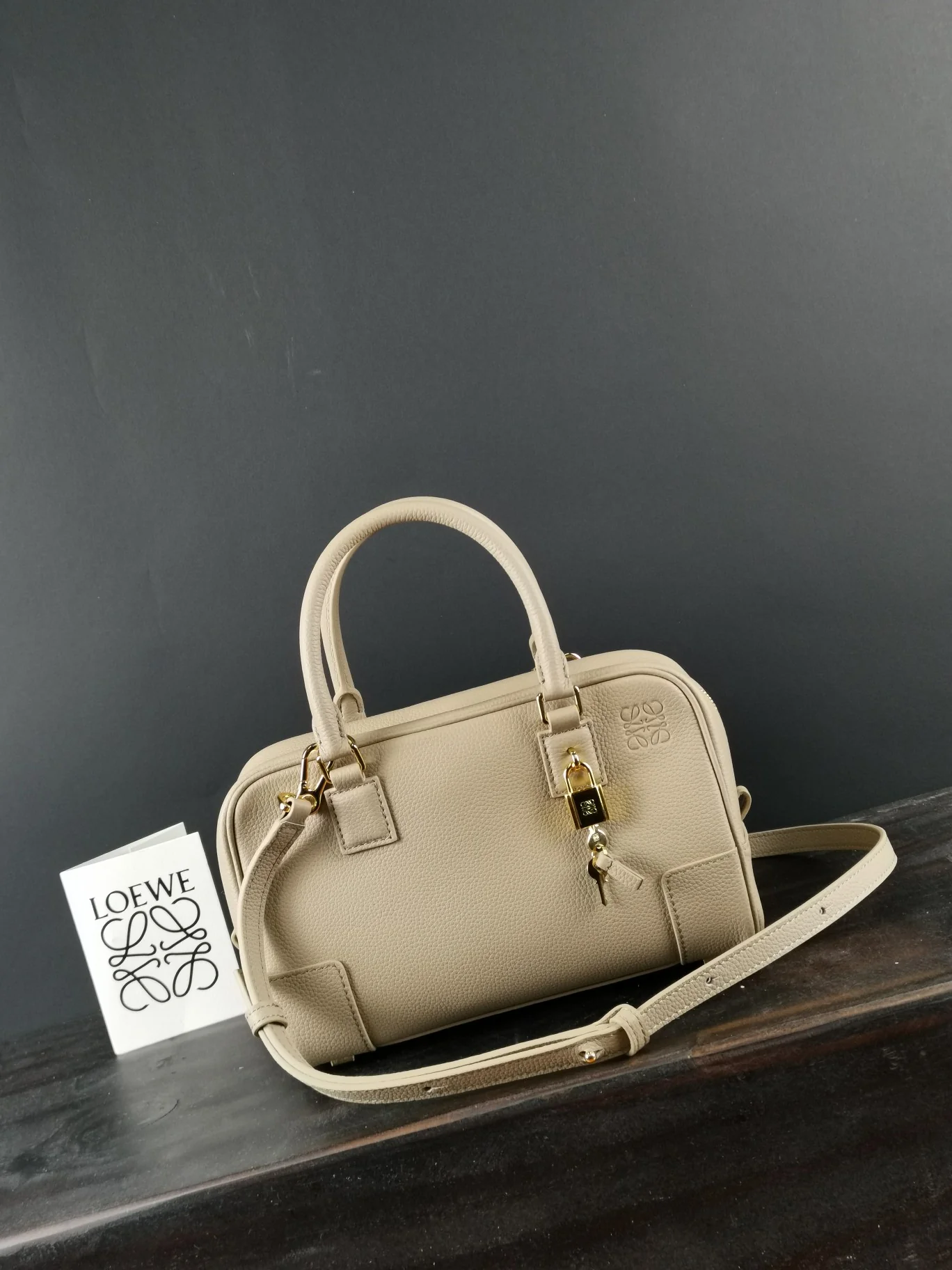 Loewe-amazona-35