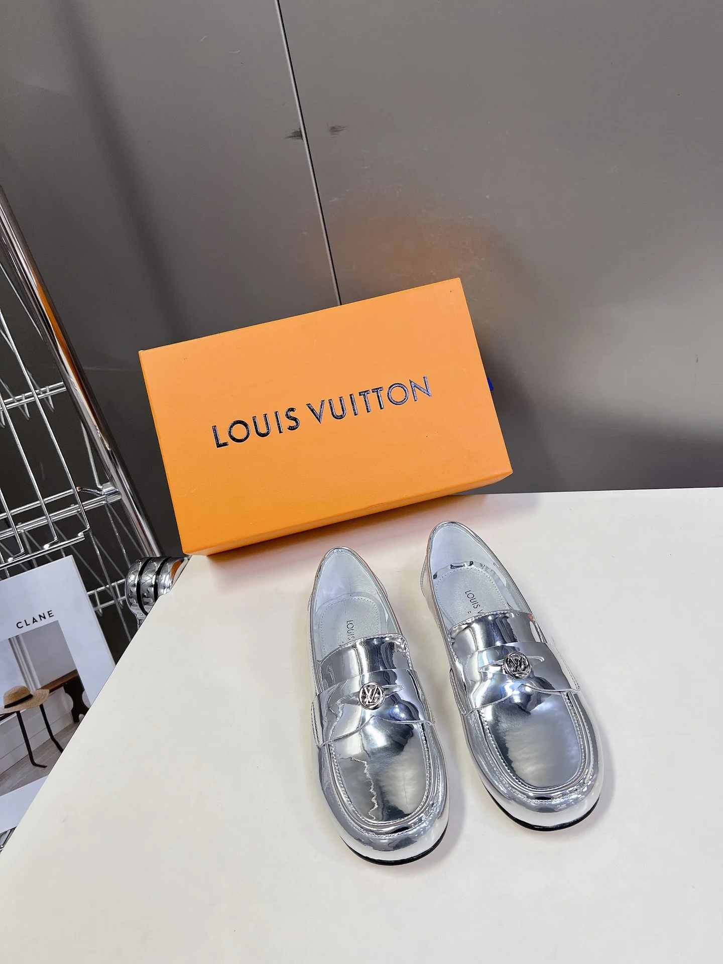 Лоферы LV 2024 - серебристые