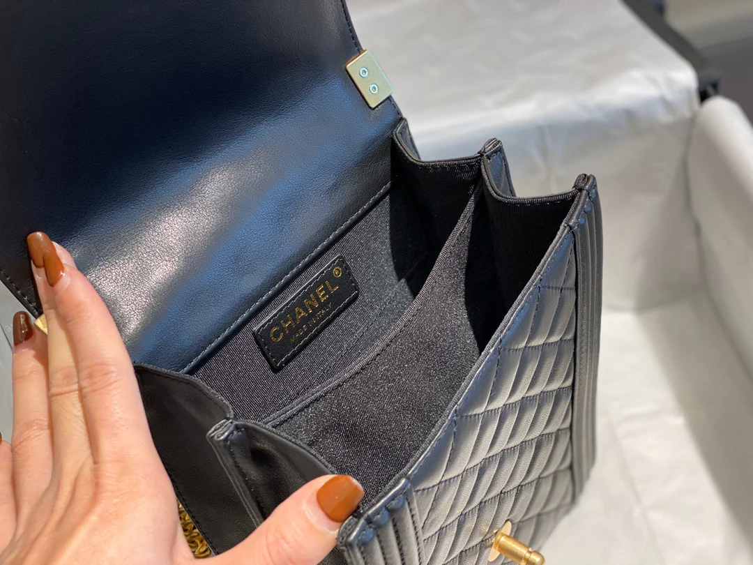 Chanel-boy-19-16-5cm-2