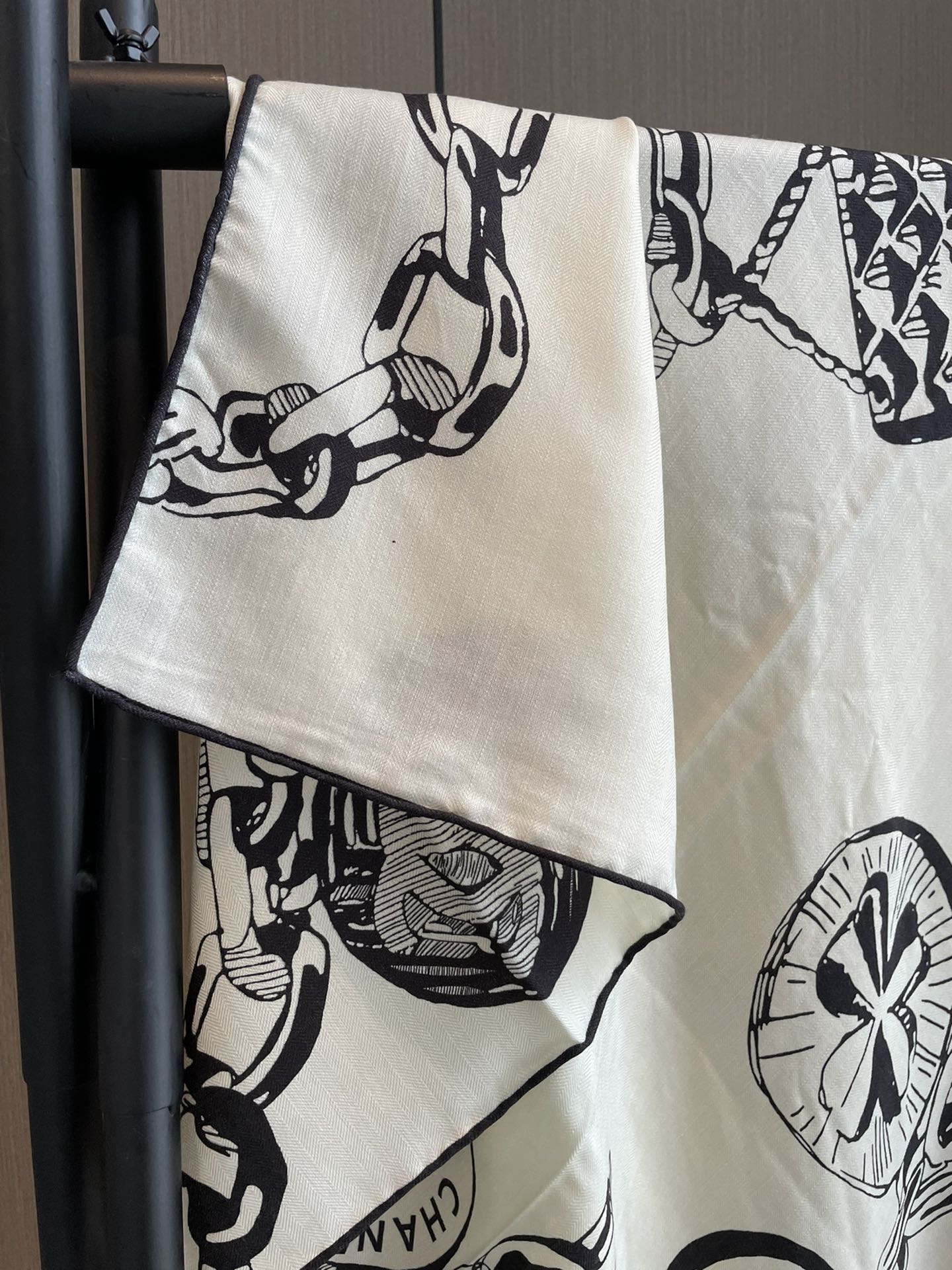 Бархатный шарф Chanel 2024 - 140-140