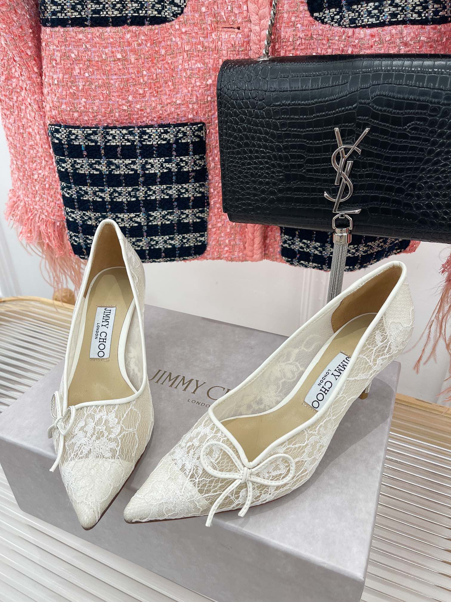 Jimmy - Новинка сезона весна/лето 2022 - Туфли на высоком каблуке с бантом и кружевом