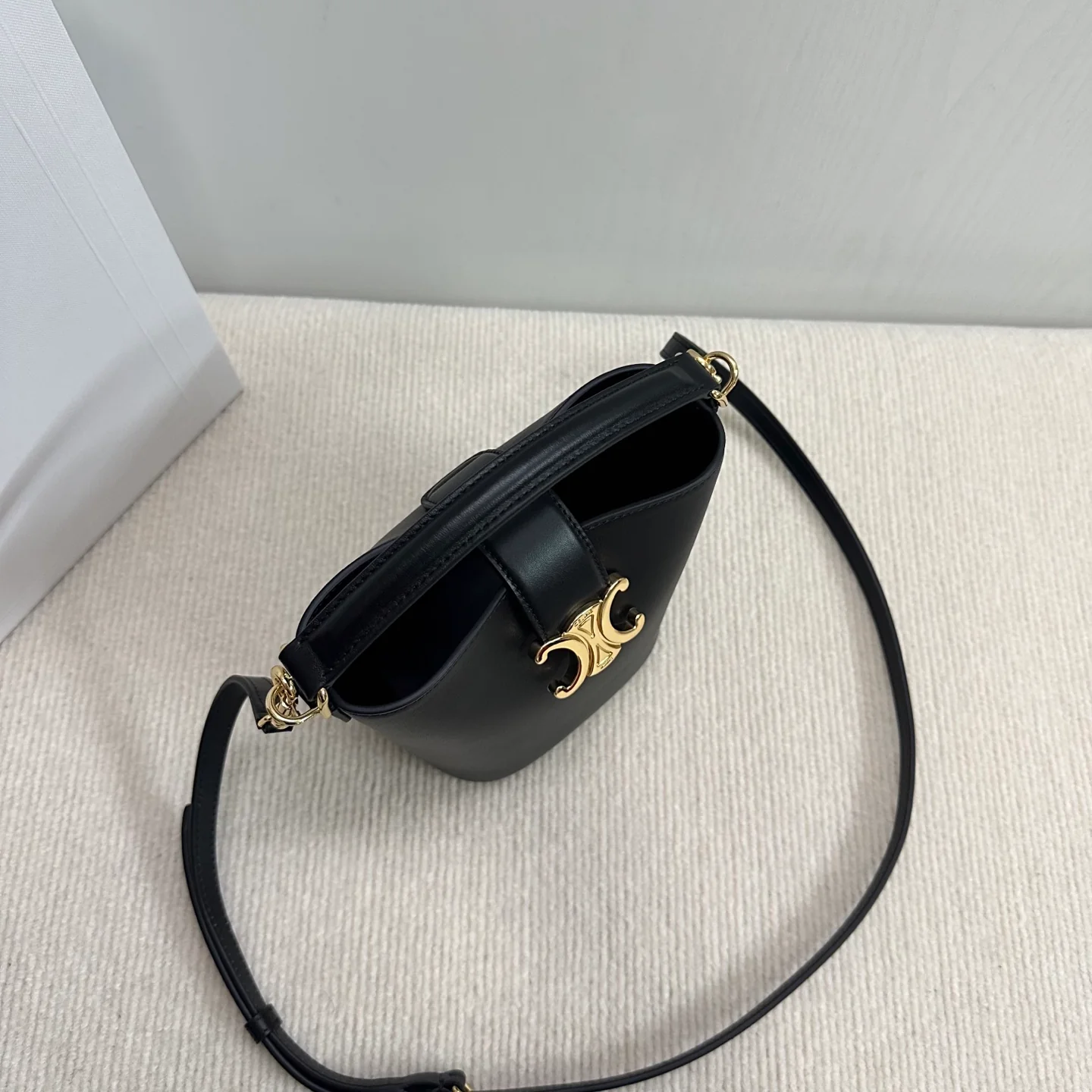 Сумка-ведро Celine Triomphe - Мини - Черная