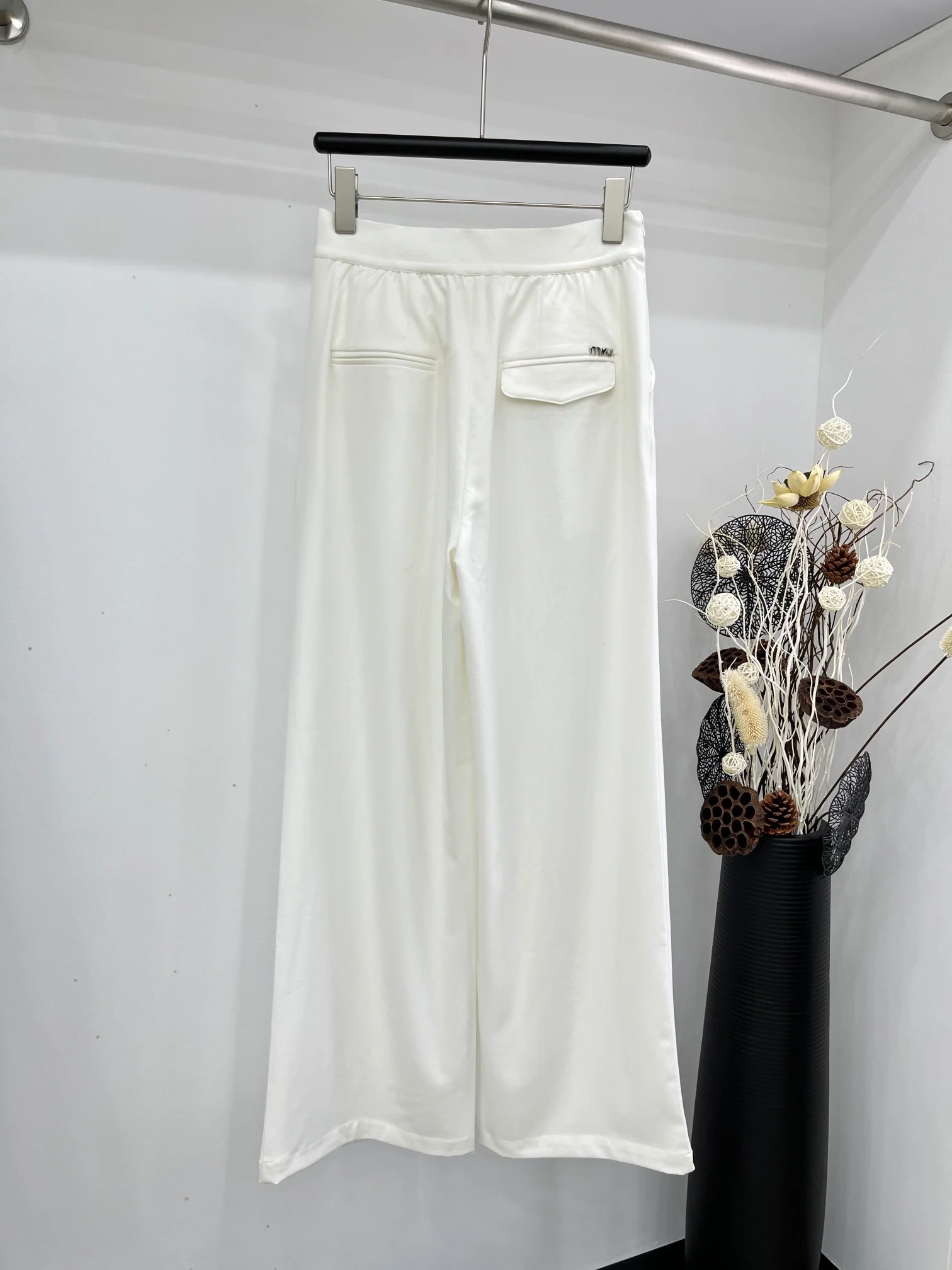 Miu Miu - 2404 - Узкие повседневные брюки - Белые