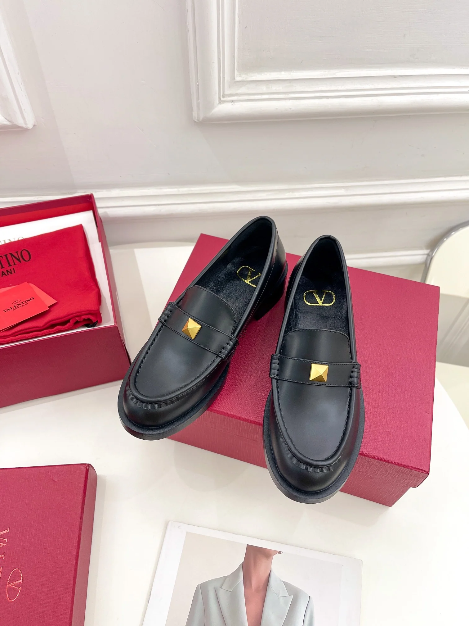 Новые поступления коллекции Valentino весна/лето 2023 - Лоферы