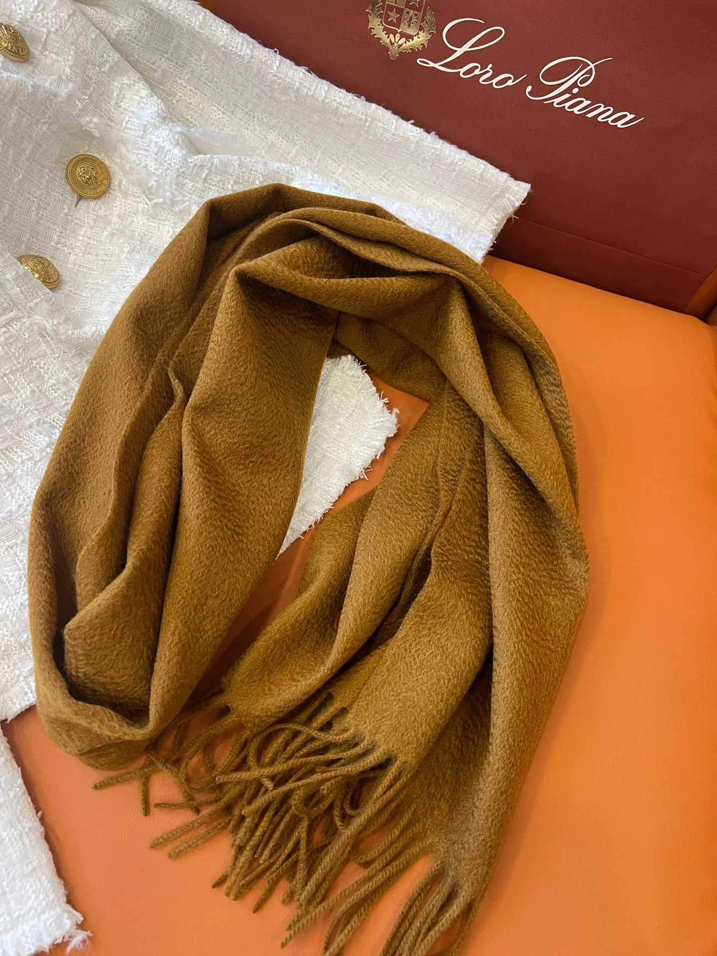 Кашемировый Шарф Loro Piana 2024 - Янтарное Золото