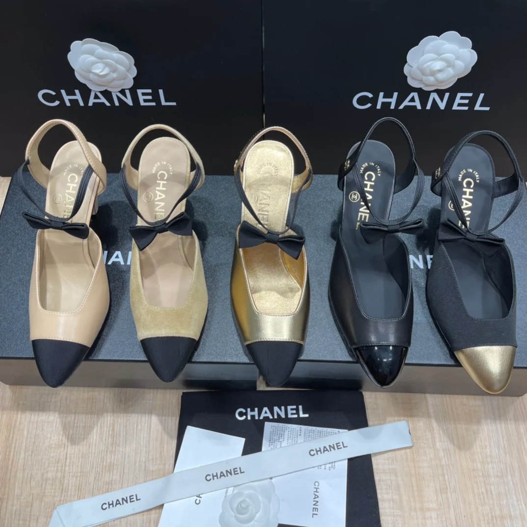 Chanel - Абрикосовые туфли на закрытом каблуке