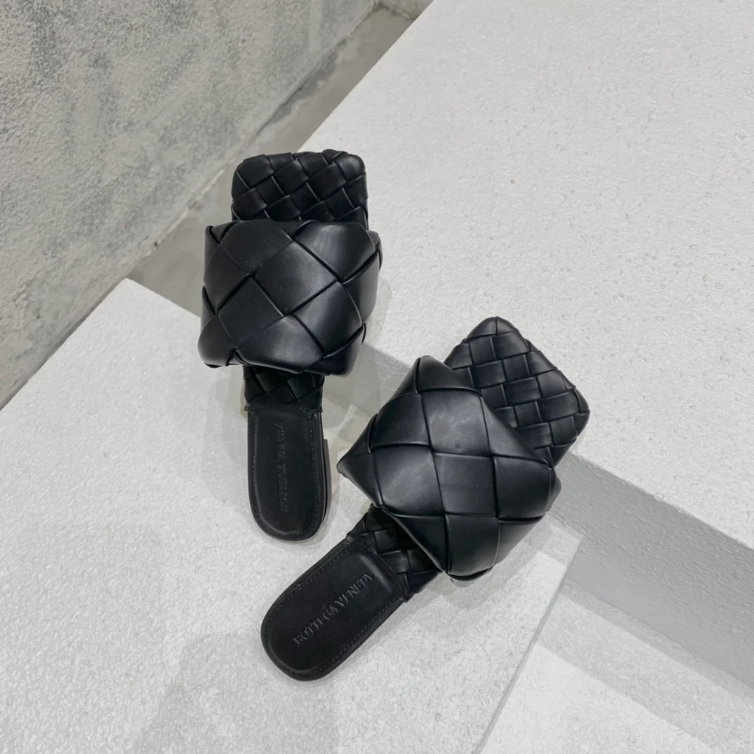 Новинка сезона весна/лето 2021 от BV - Плоские плетеные тапочки - Черные