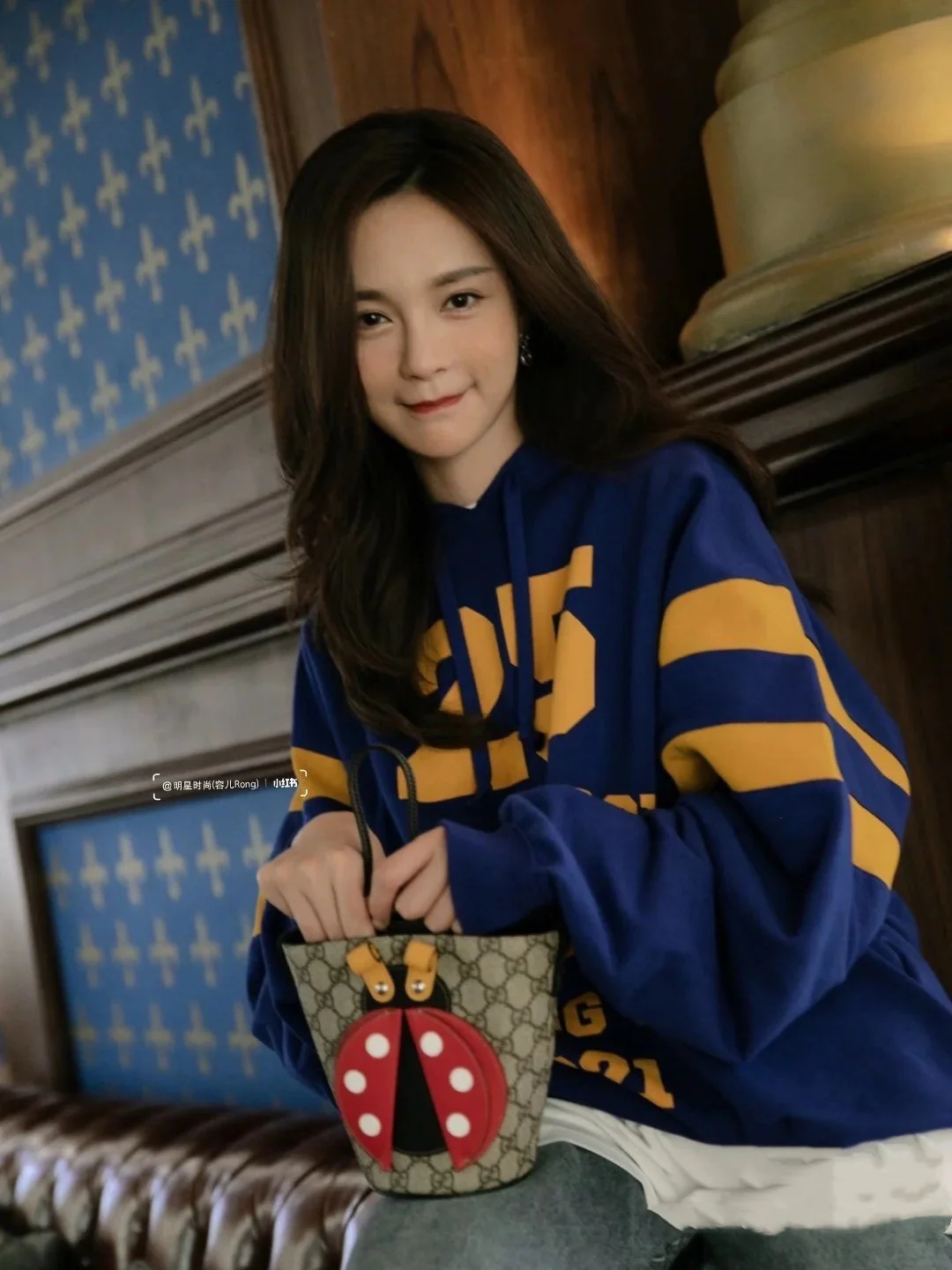 Детская сумка-ведро Gucci с рисунком божьей коровки — стиль Шэнь Мэнчэнь.