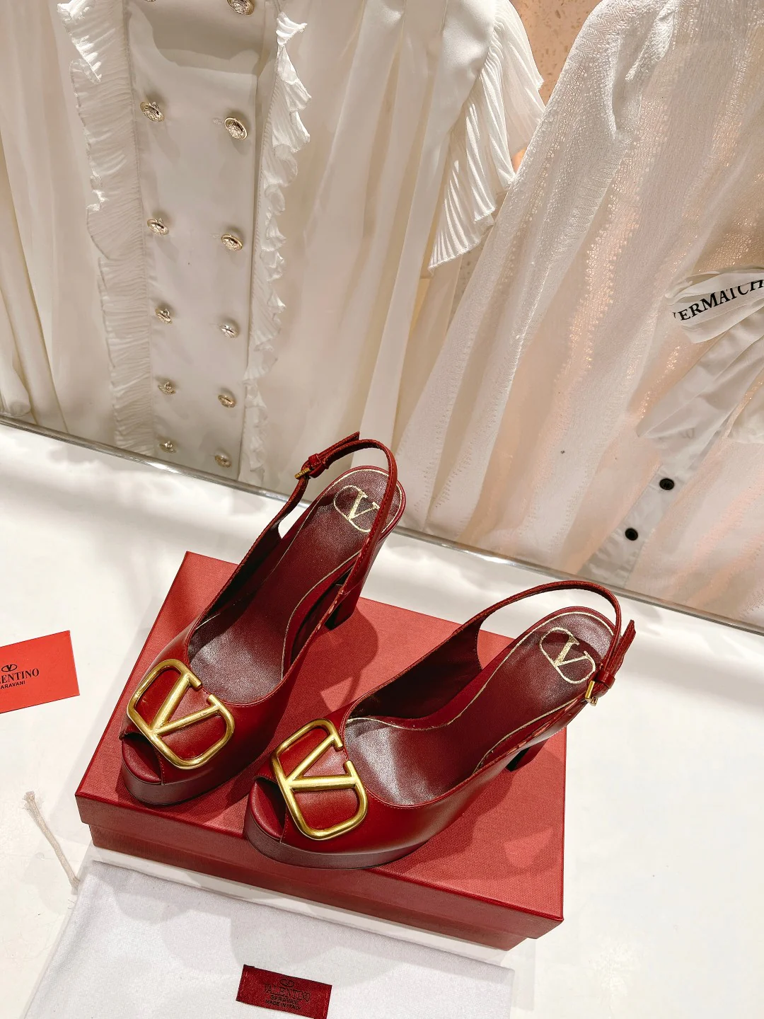 Новинка лета 2023 от Valentino - Сандалии на платформе - Оранжево-красные