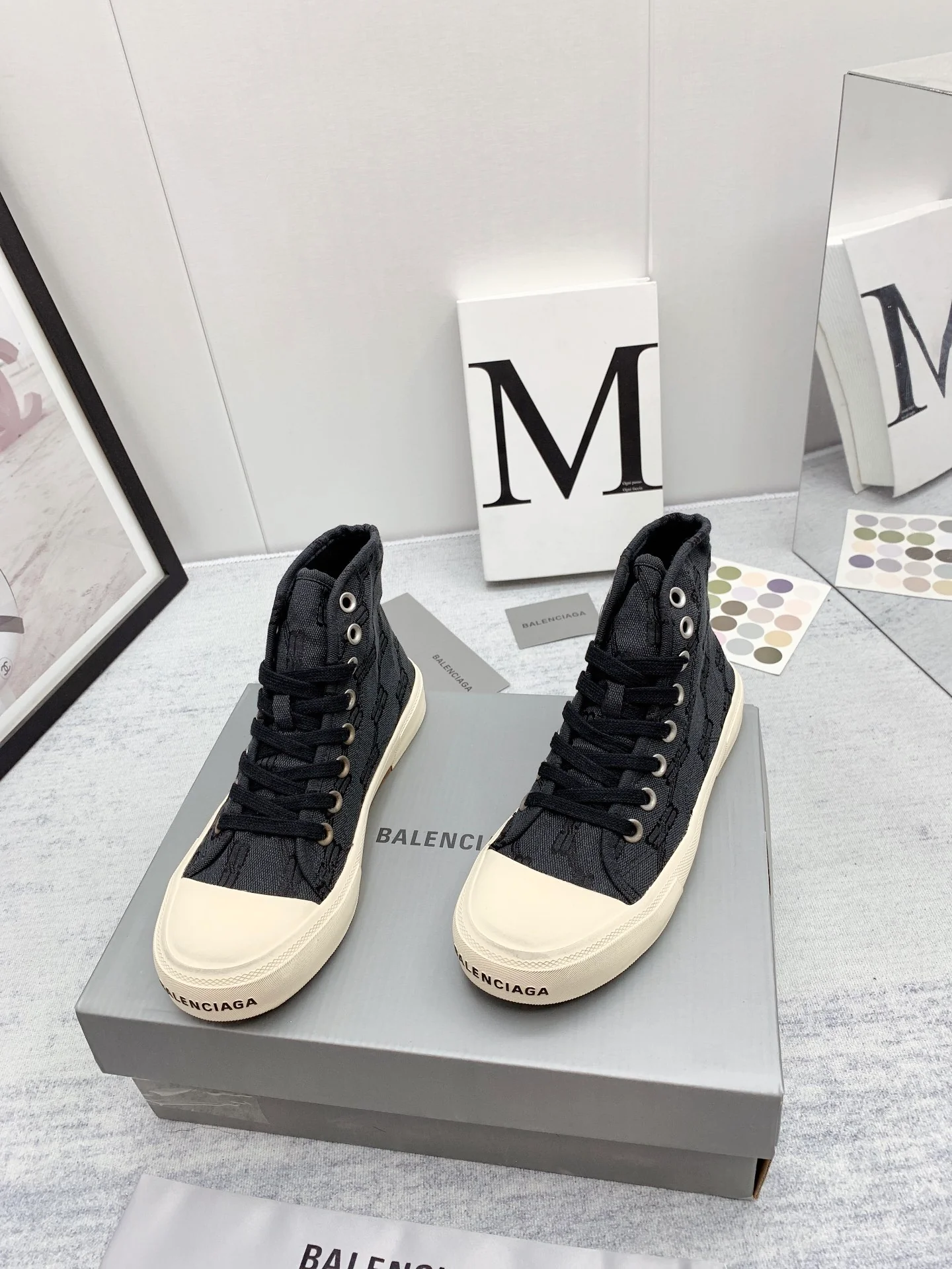 Новинка сезона осень/зима 2022 от Balenciaga - Кед Paris - Унисекс - Черный