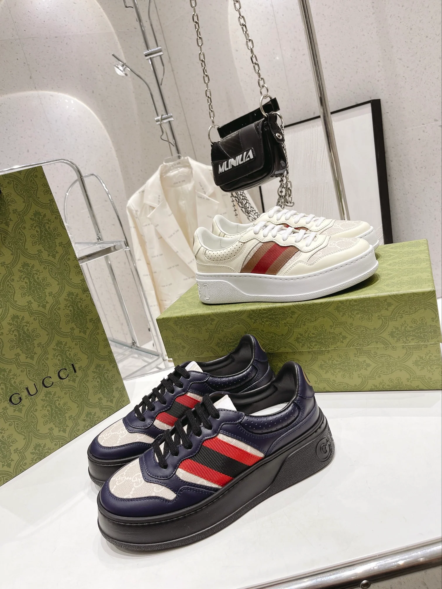 Кроссовки Gucci Chunky B Series на платформе - унисекс - белые