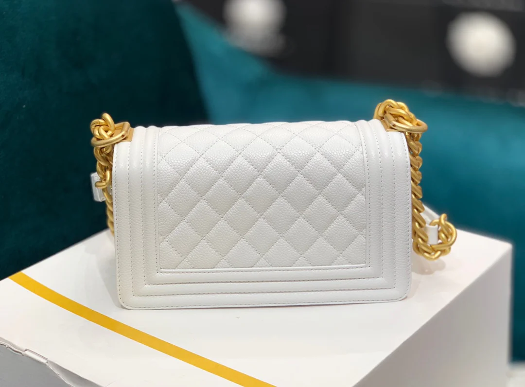 Chanel-boy-20cm-44