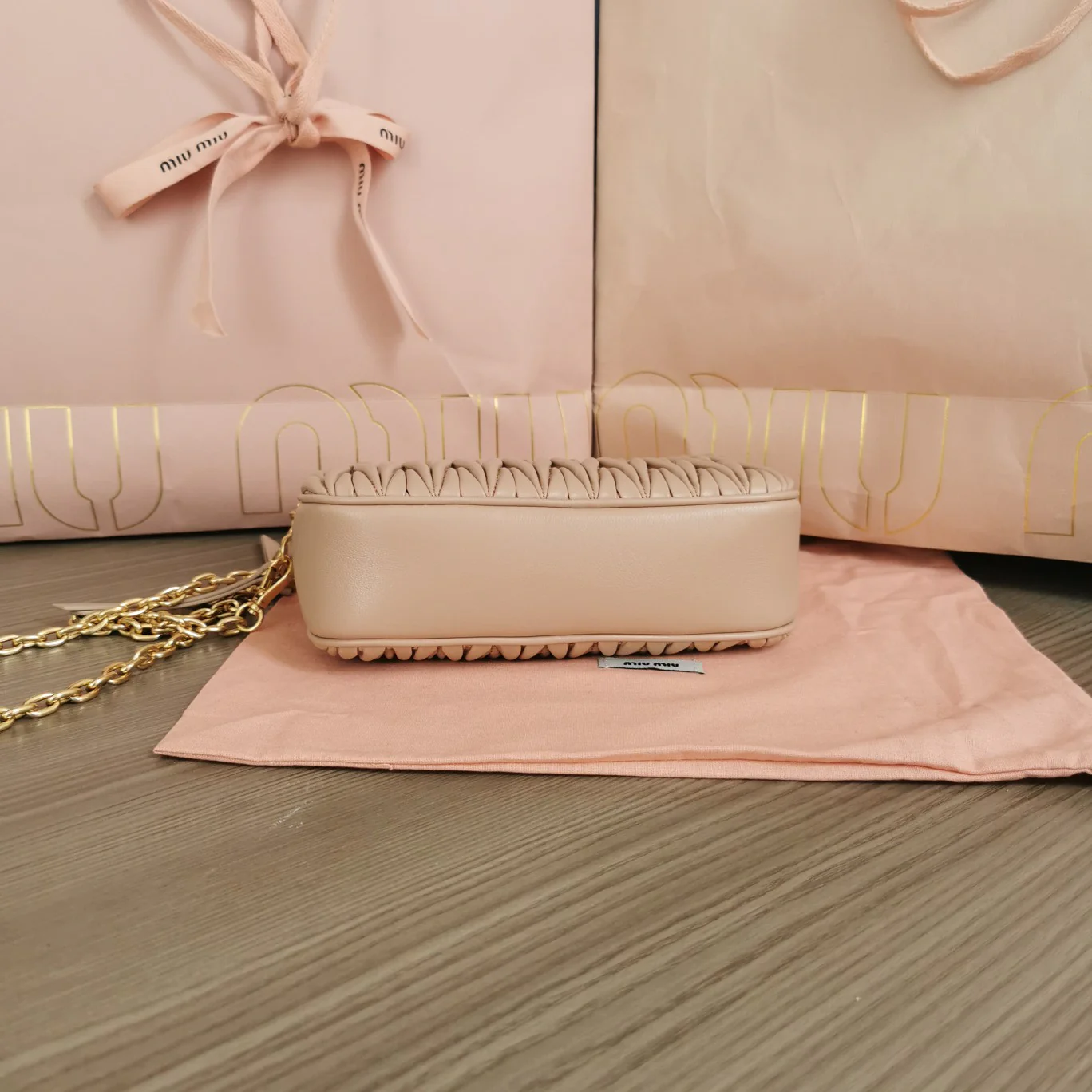 Сумка-органайзер для фотоаппарата Miu Miu с двойной молнией