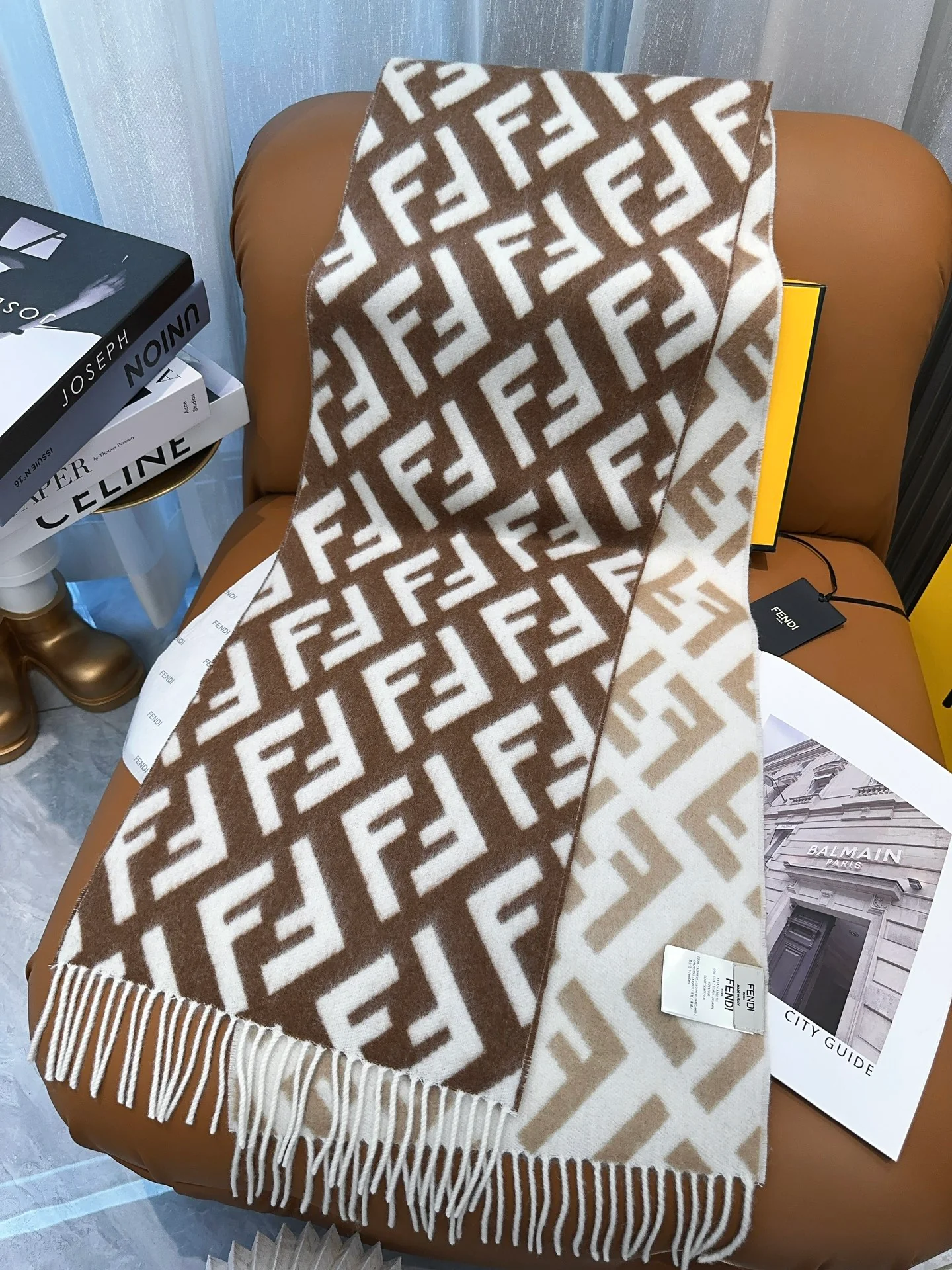 Кашемировый шарф Fendi 2024 Monogram Gradient с двусторонним узором - 35-180