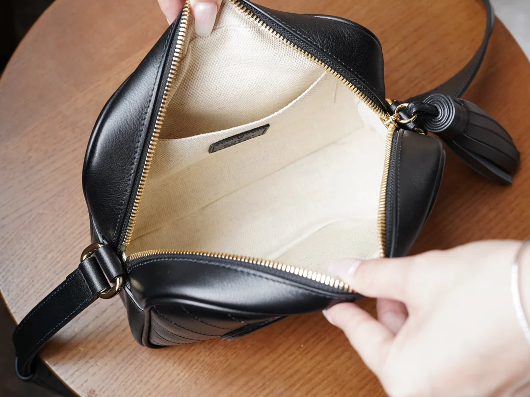 Сумка через плечо Gucci Blondie Collection - черная