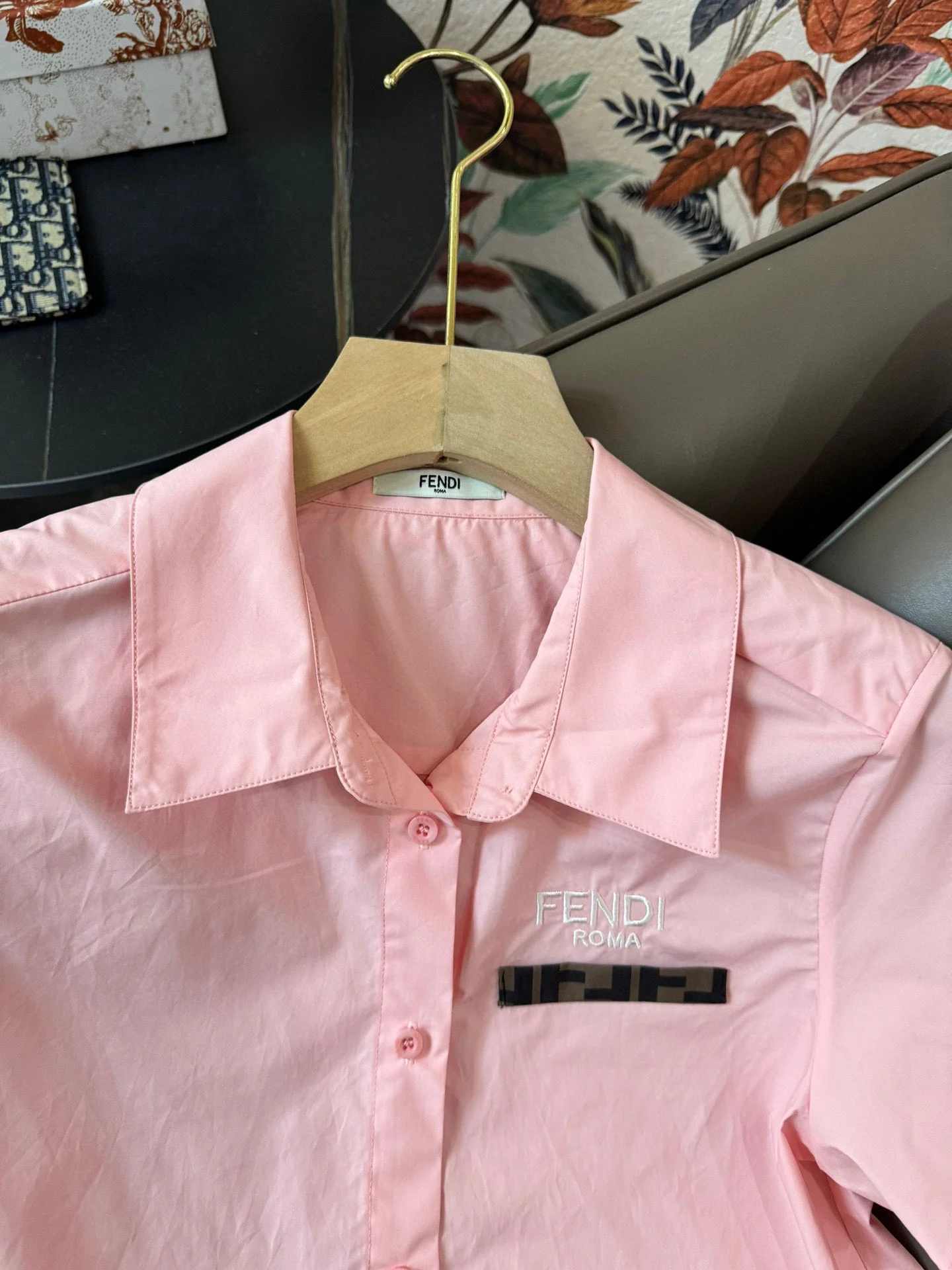 Футболка с коротким рукавом и буквенным принтом Fendi-2403-24ss