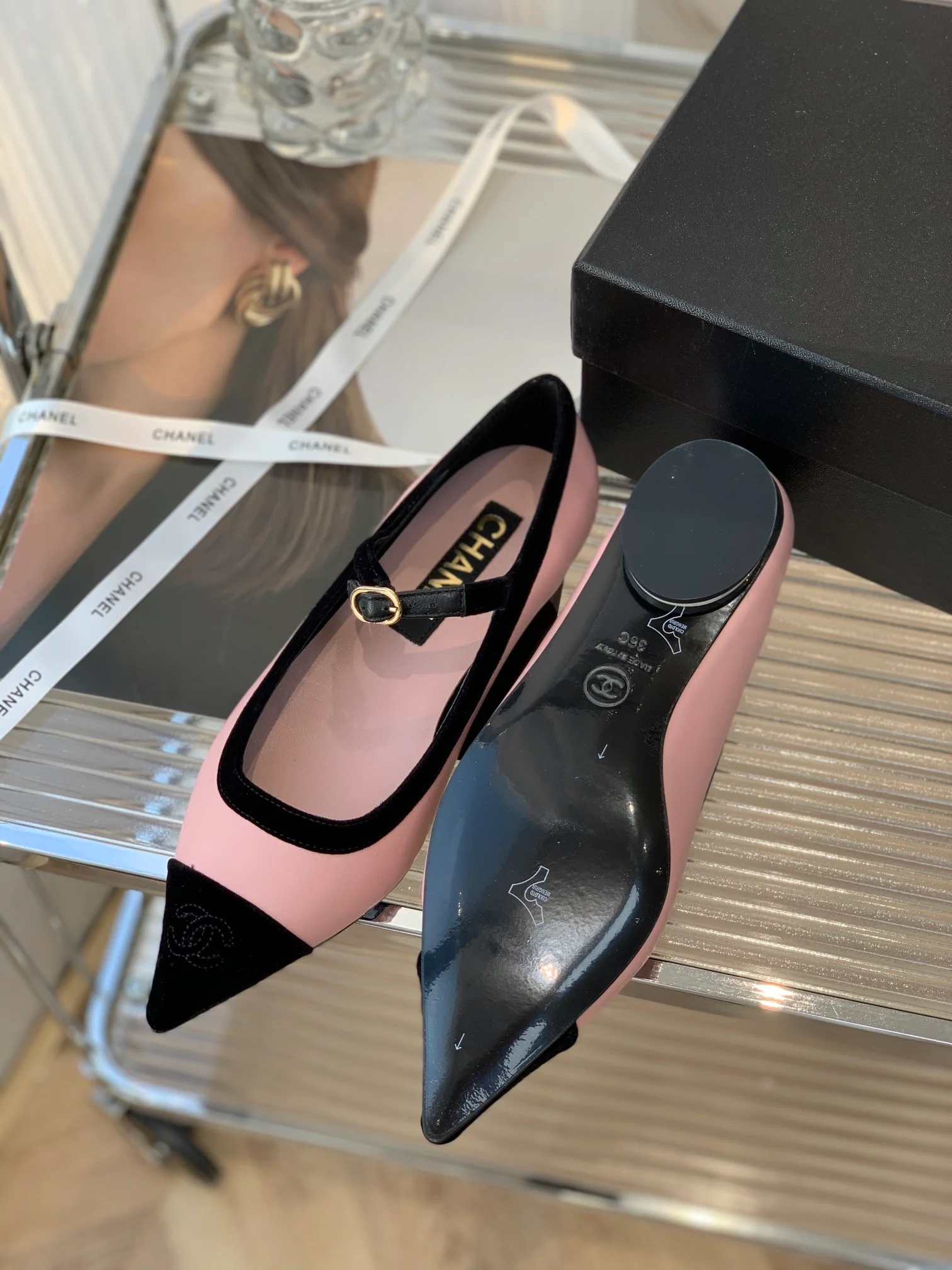 Туфли Мэри Джейн от Chanel — бархат и овечья кожа — розовые