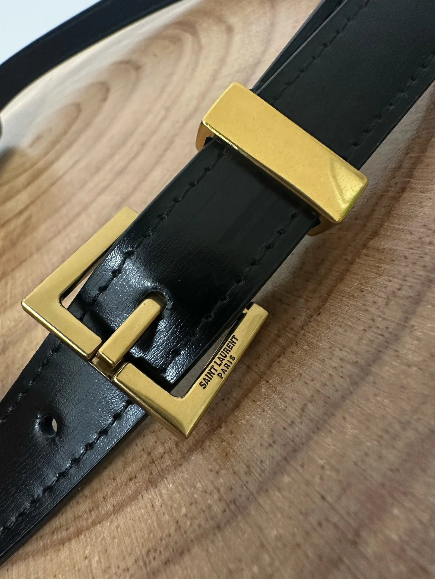 YSL Manhattan Toothpick Texture Small Black with Gold buckler