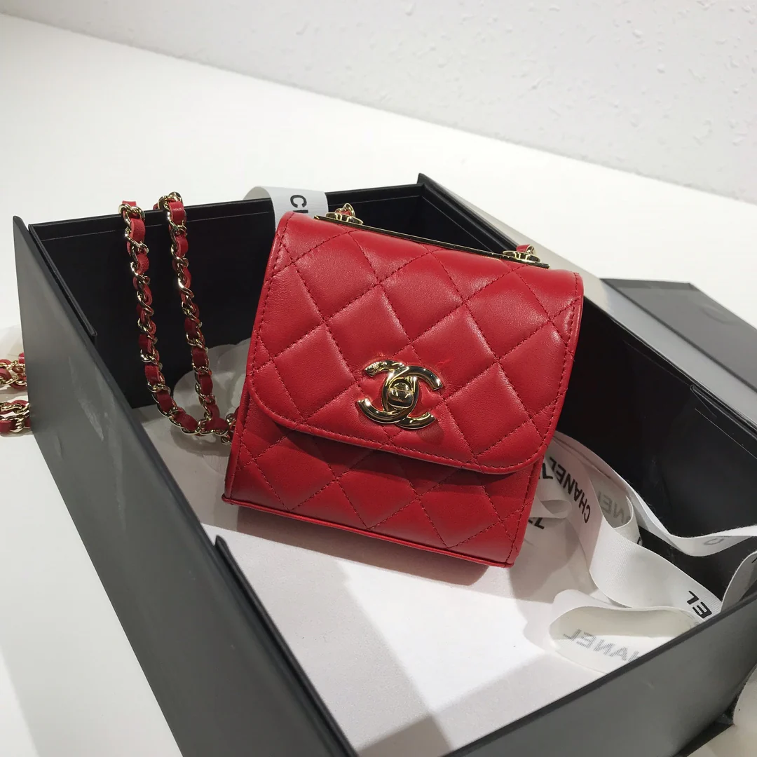 Модный кошелек для монет Chanel на цепочке
