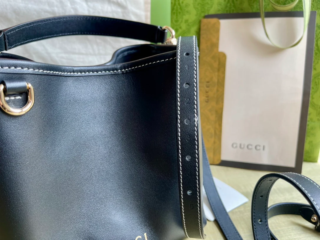 Мини-сумка-ведро Gucci 2025 из гладкой кожи - черная