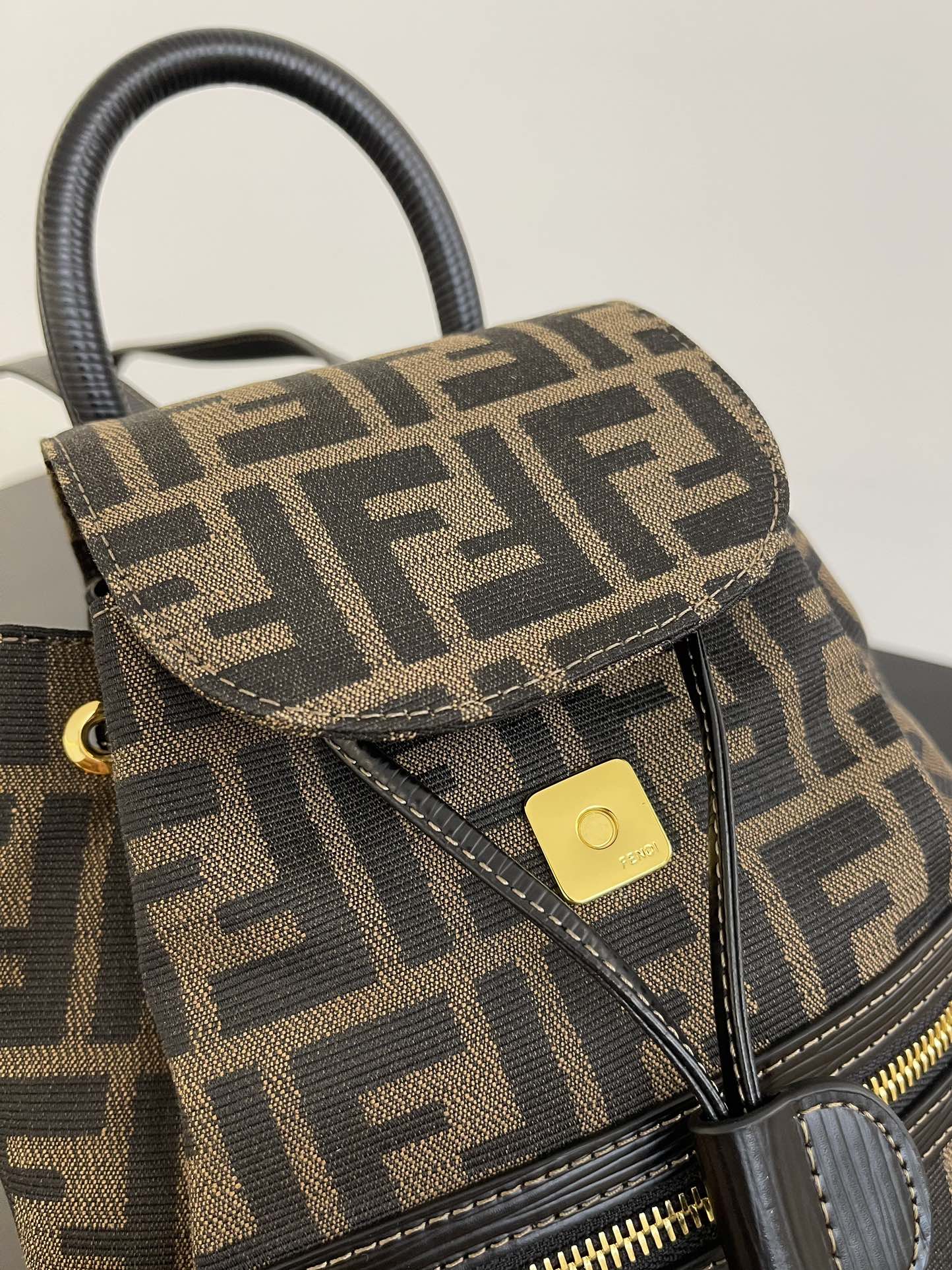 Винтажный мини-рюкзак Fendi Monogram