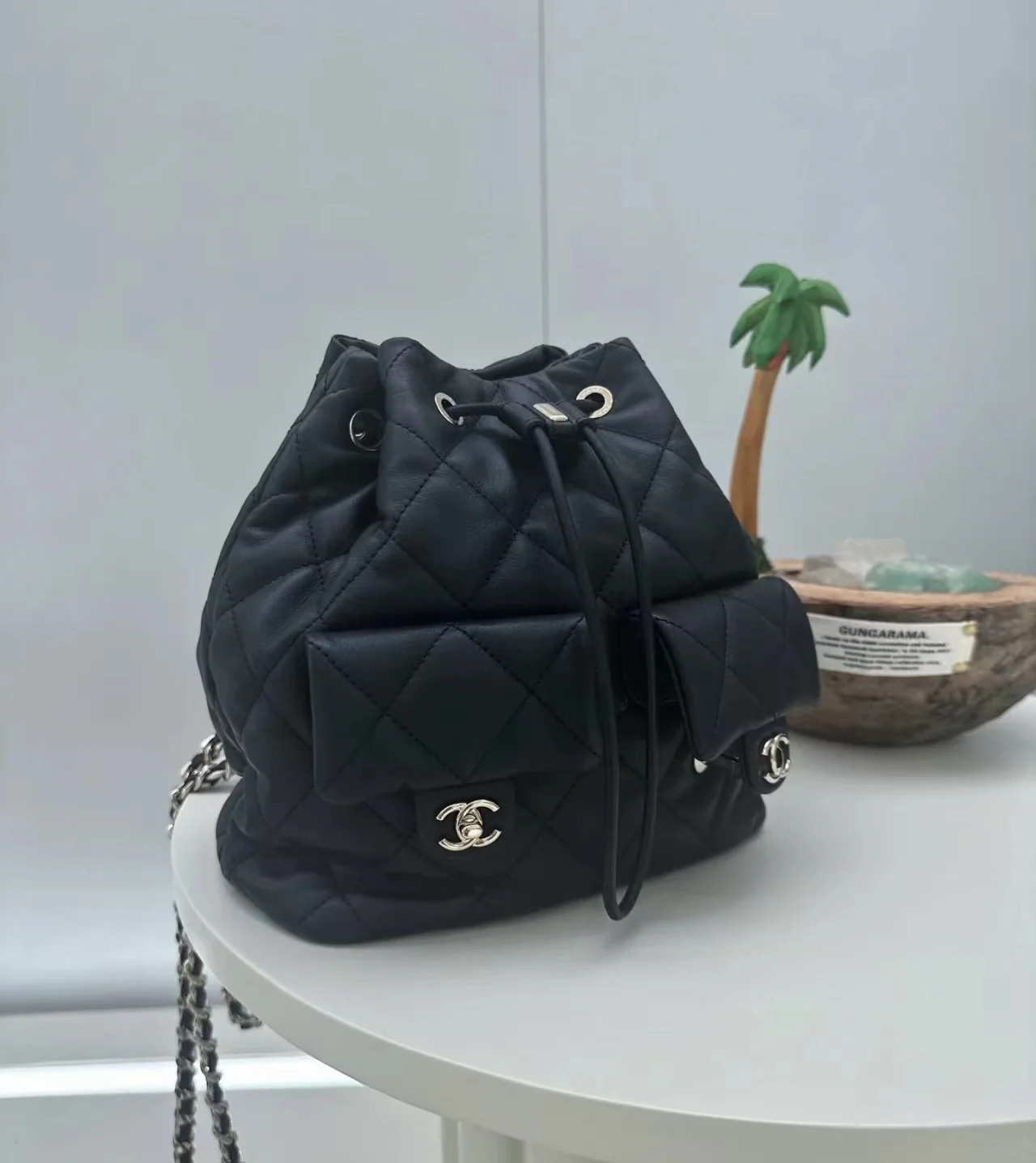 Рюкзак Chanel 23B — черный