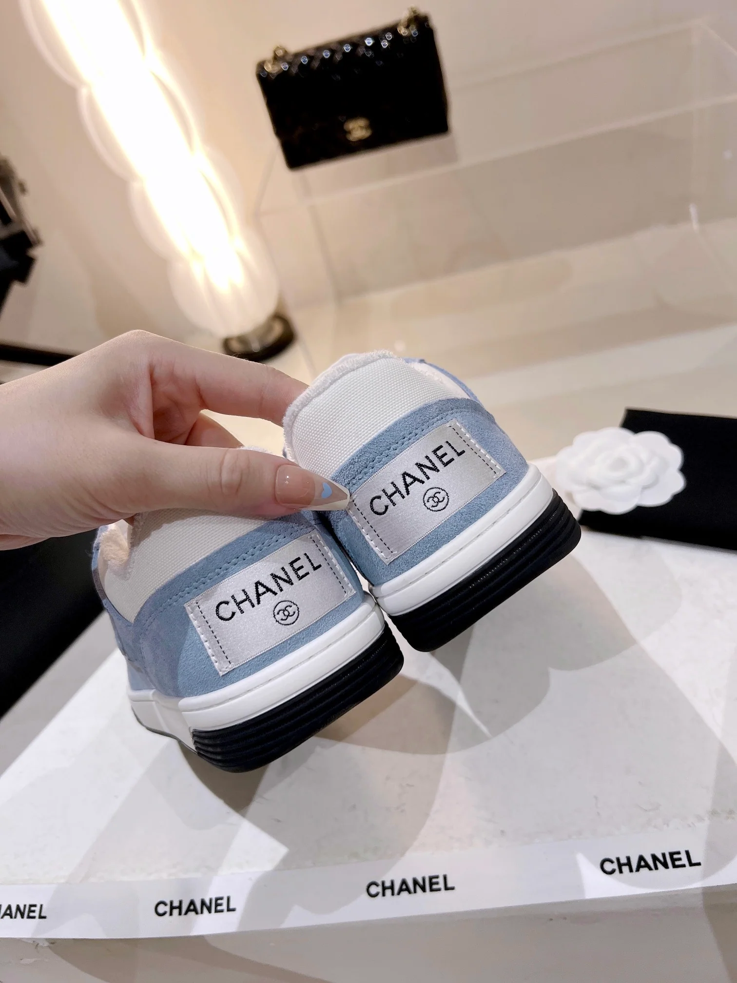Новинка сезона осень/зима 2022 от Chanel - Повседневная обувь - Синий