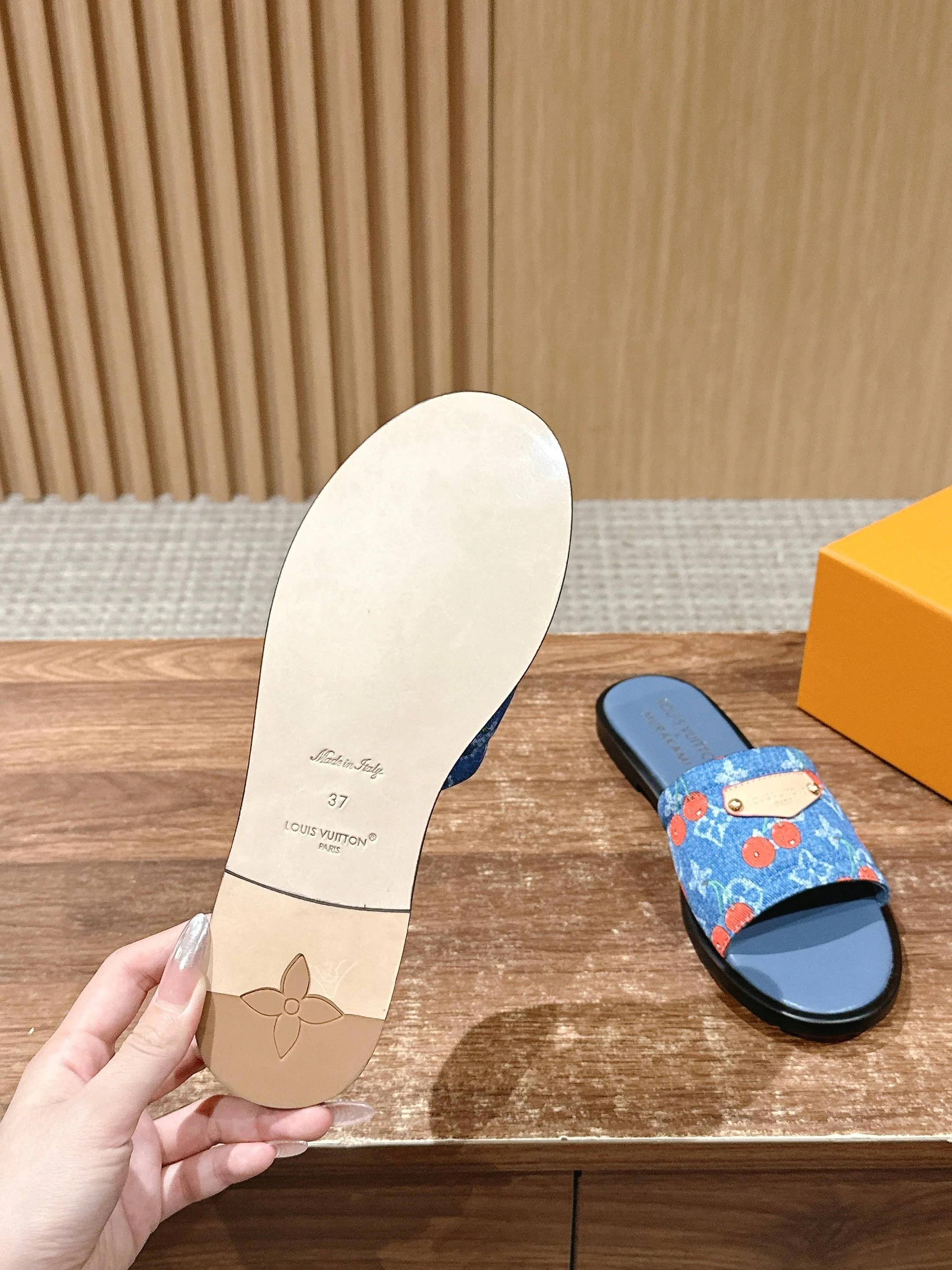 LV - Сандалии на плоской подошве из ретро-серии Такаши Мураками - Синие