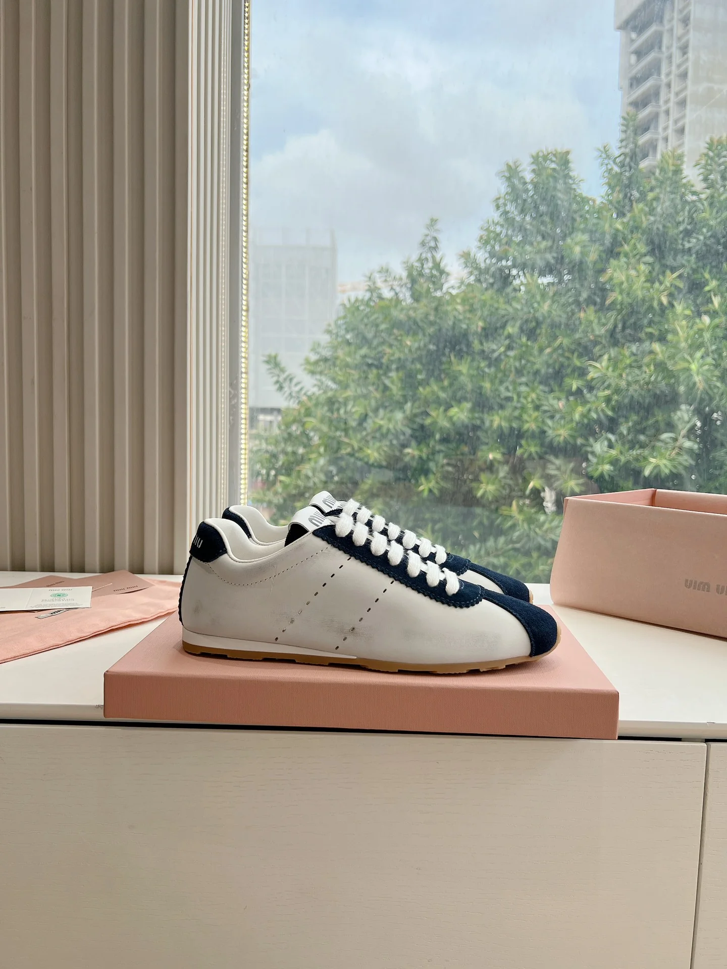 Повседневные туфли Miu Miu 2024 - черные