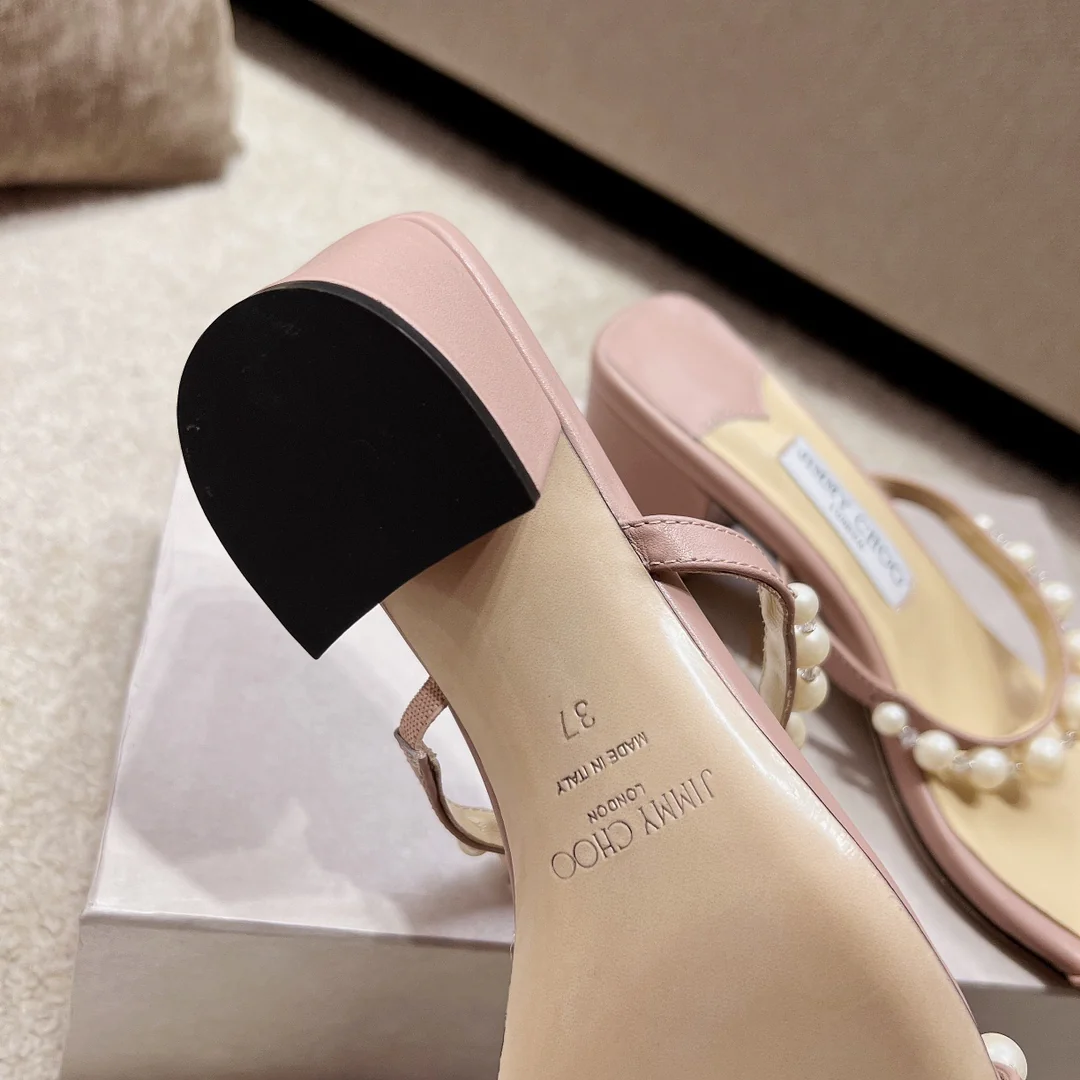 Сандалии Jimmy на толстом каблуке