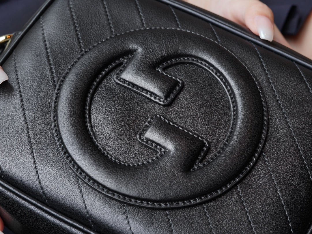 Сумка через плечо Gucci Blondie Collection - черная