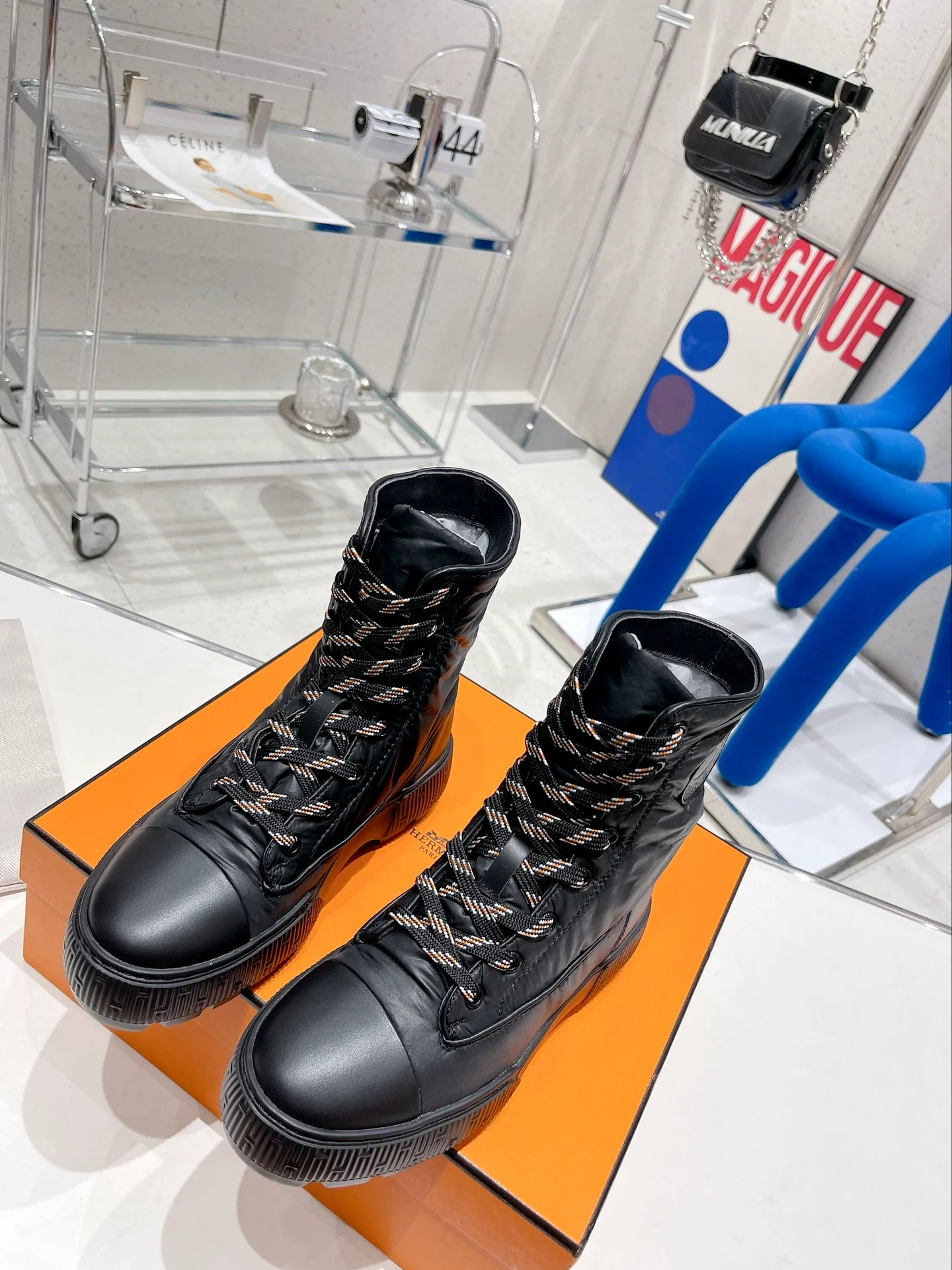 Новинка сезона осень/зима 2022 от Hermes - короткие сапоги и пуховые сапоги - 2